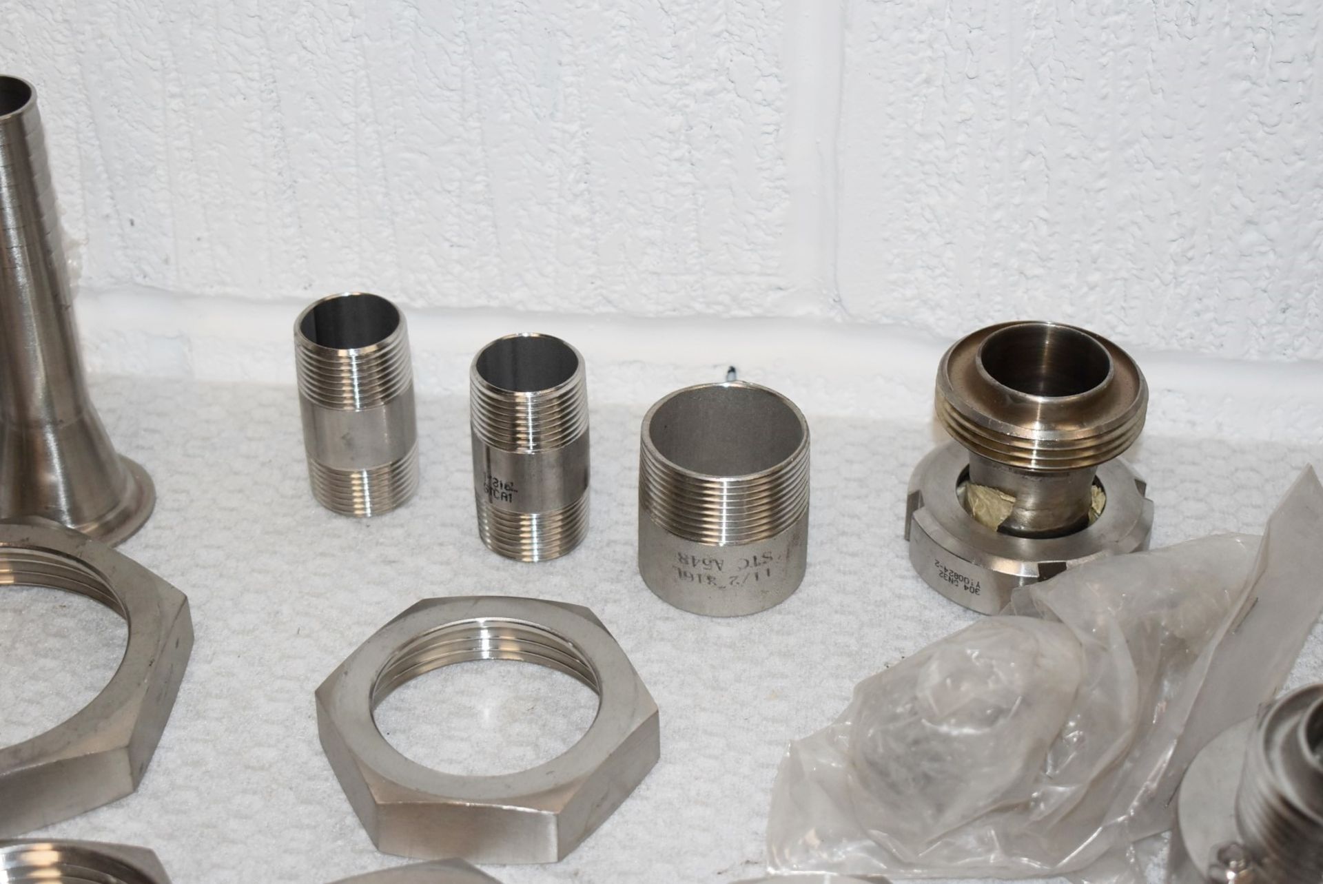 Assorted Job Lot of Stainless Steel Fittings For Brewery Equipment - Includes Approx 140 Pieces - - Image 9 of 18