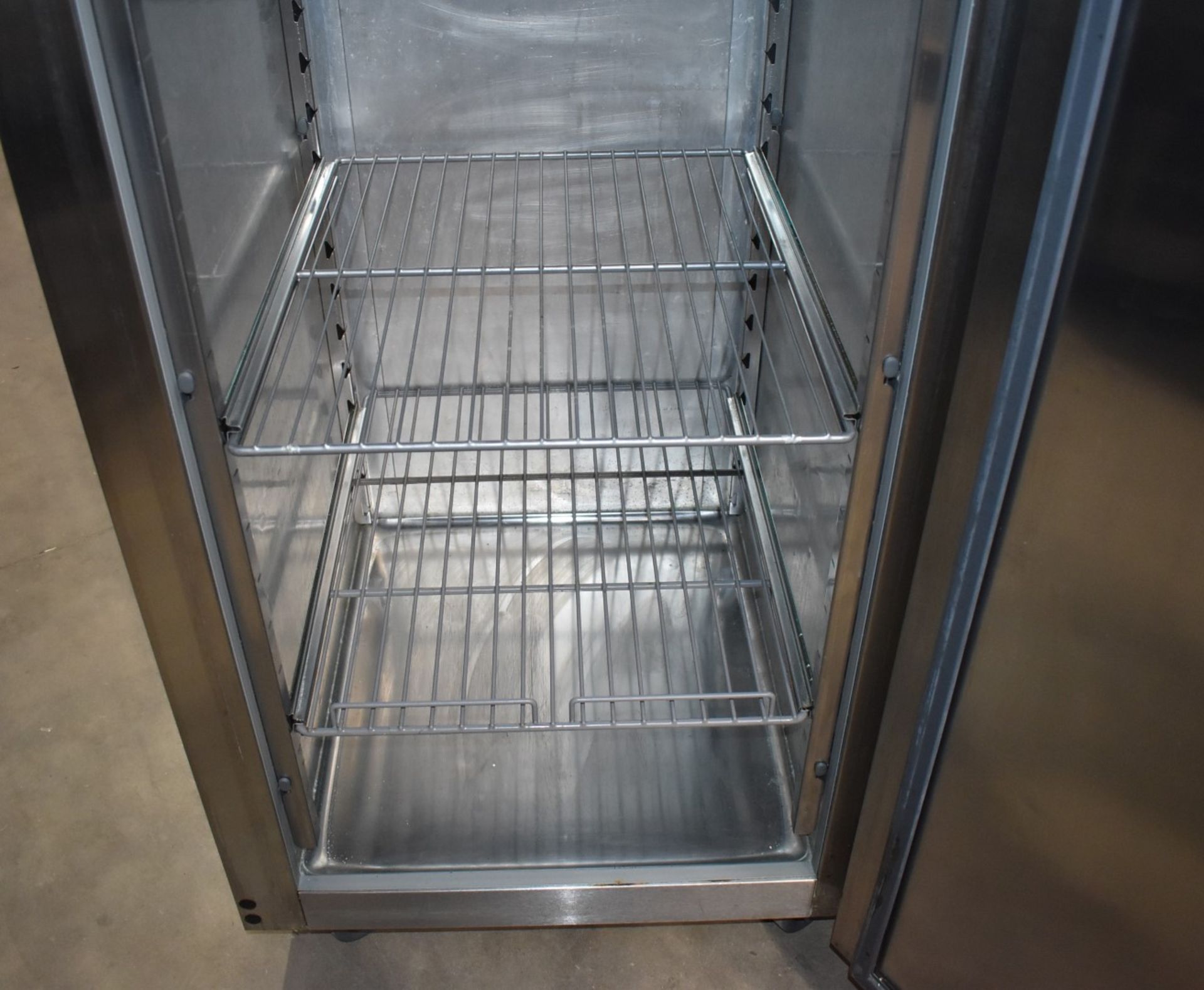 1 x Williams Upright Single Door Refrigerator With Stainless Steel Exterior - Model HS1SA - Recently - Image 4 of 12