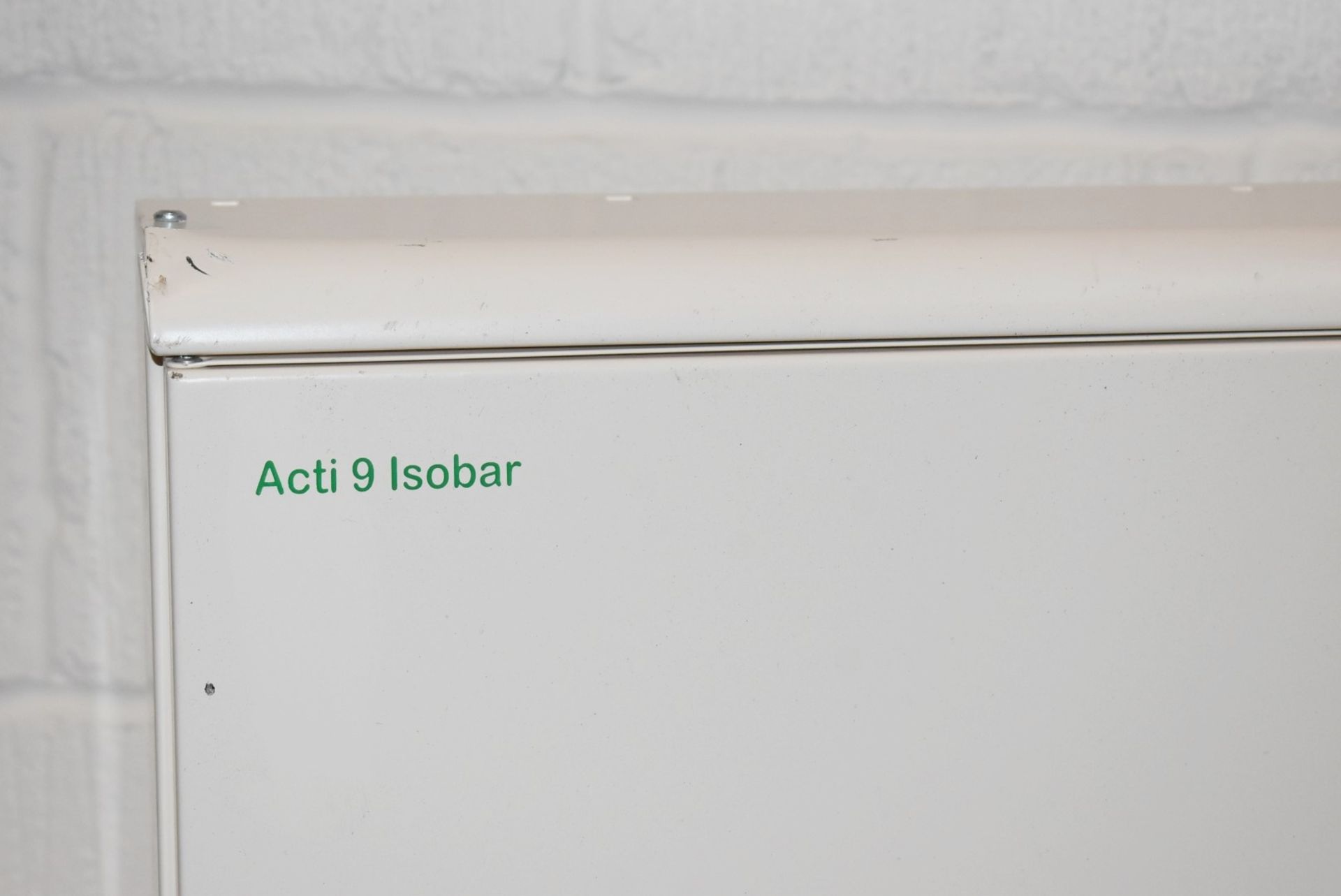 1 x Schneider Acti 9 Isobar Fuse Box - Unused - Size W47 x H47 cms - CL717 - Ref: GCA250 WH5 - - Image 3 of 8