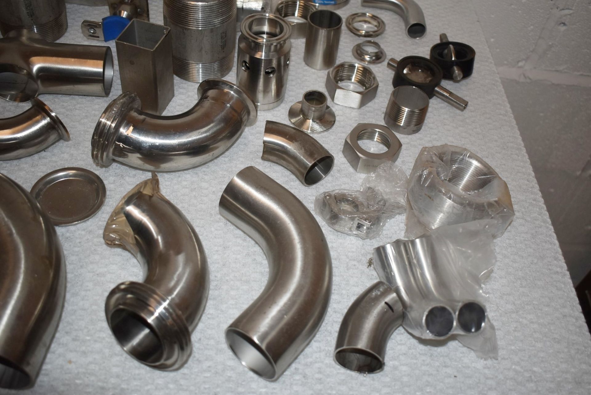 Assorted Job Lot of Stainless Steel Fittings For Brewery Equipment - Includes Approx 60 Pieces - - Image 11 of 17