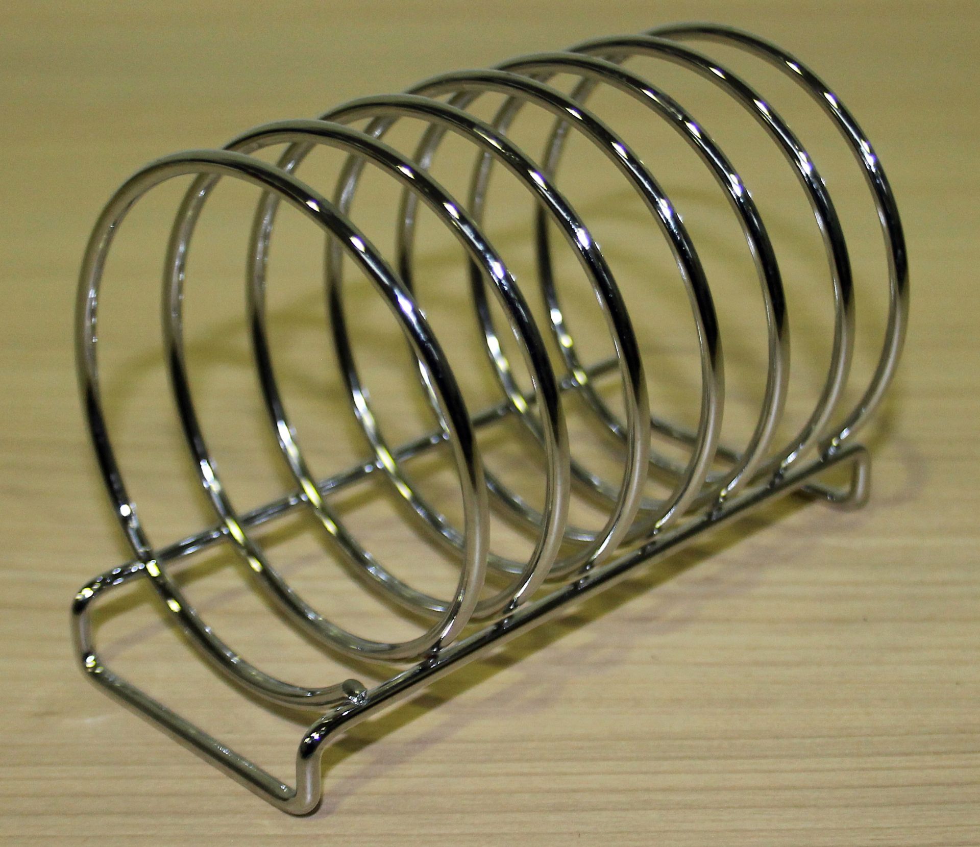 18 x Commercial Tableware Chrome Racks - Dimensions: H10 x W15 x D9cm - Recently Removed From An