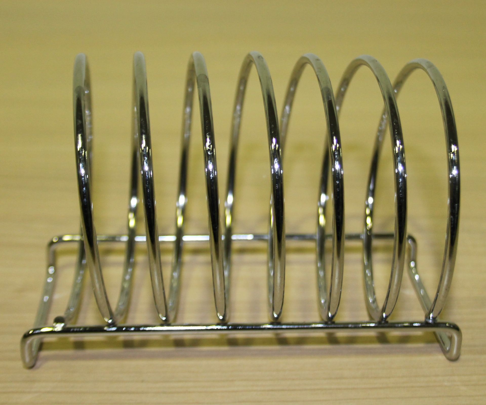 18 x Commercial Tableware Chrome Racks - Dimensions: H10 x W15 x D9cm - Recently Removed From An - Image 2 of 2