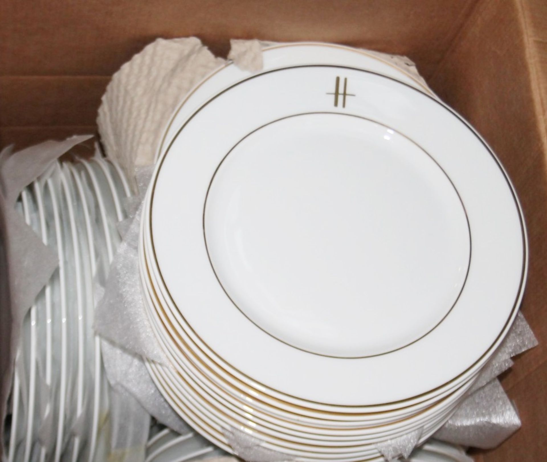 50 x PILLIVUYT Porcelain Side / Starter Plates In White Featuring 'Famous Branding' In Gold - Image 3 of 5