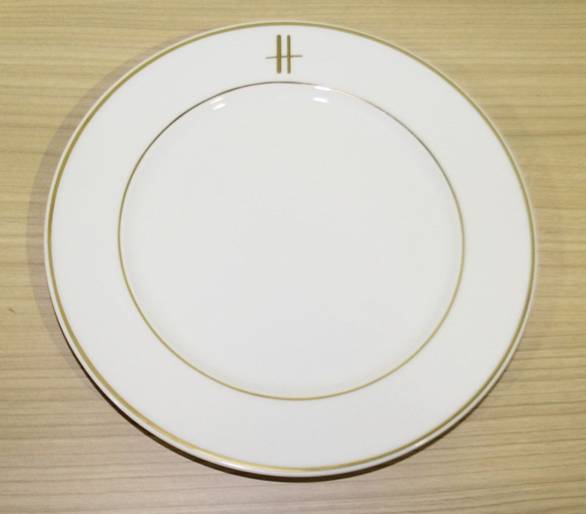 50 x PILLIVUYT Porcelain Side / Starter Plates In White Featuring 'Famous Branding' In Gold - Image 4 of 6