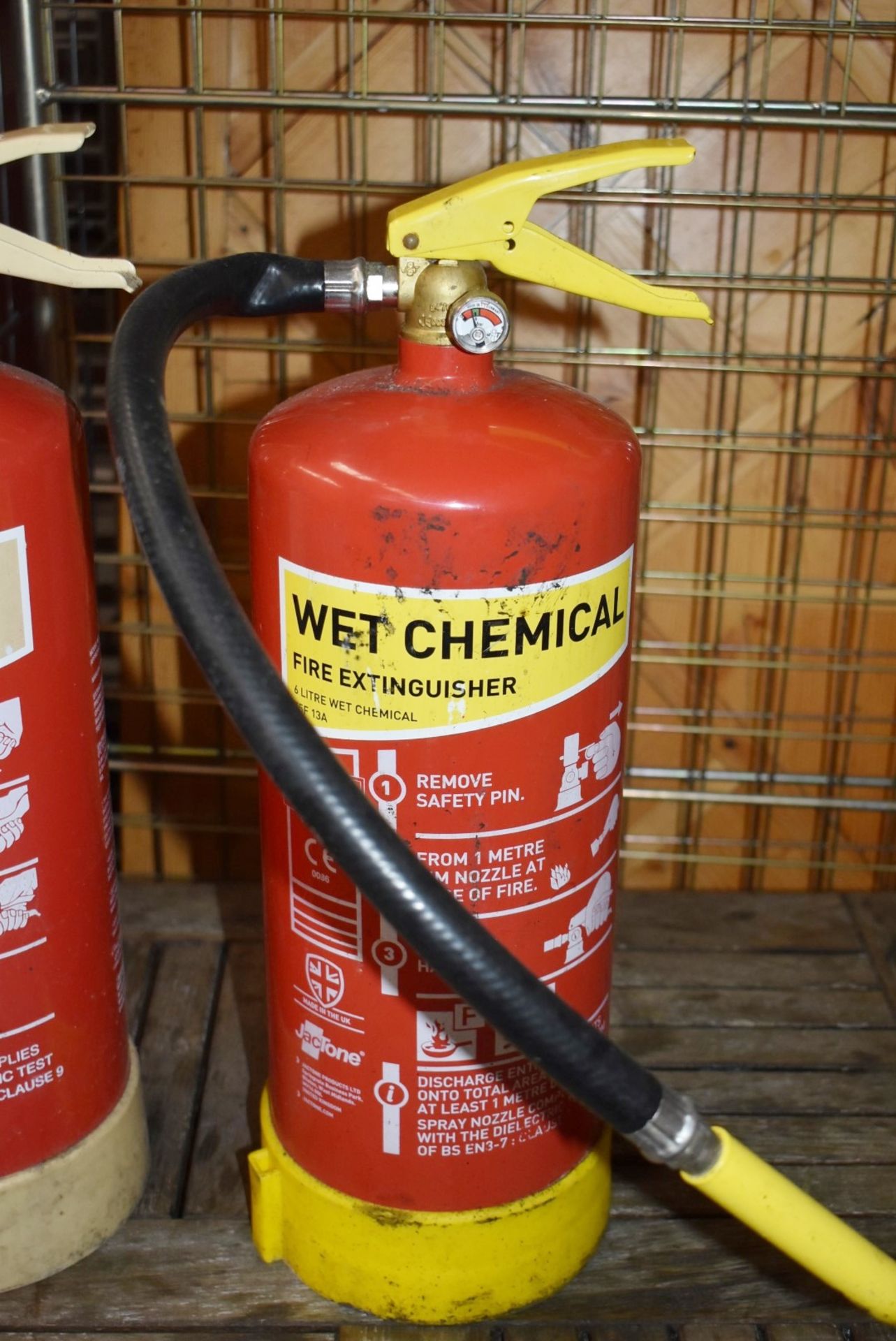 4 x Various Fire Extinguishers - Includes Power, Foam and Wet Chemical - CL011 - Ref: GCA408 WH5 - - Image 2 of 4