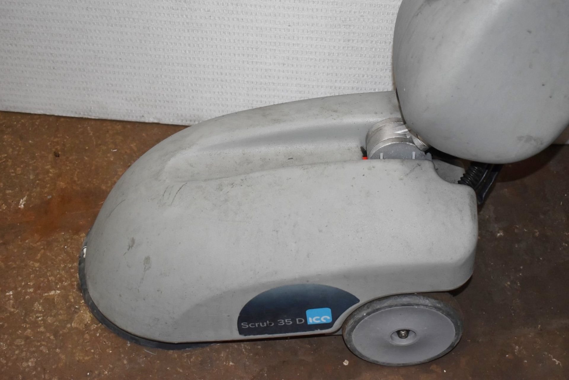 1 x Ice Scrub 35D Compact Floor Scrubber - Recently Removed From a Supermarket Environment Due to - Image 7 of 15