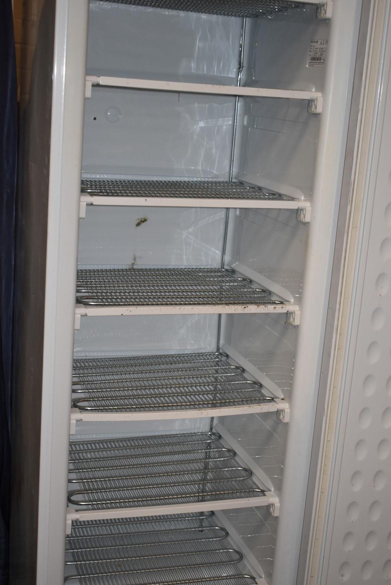 1 x Tefcold UF1380 Upright Commercial Freezer - RRP £800 - CL011 - Ref GCA516 WH5 - Location: - Image 4 of 7