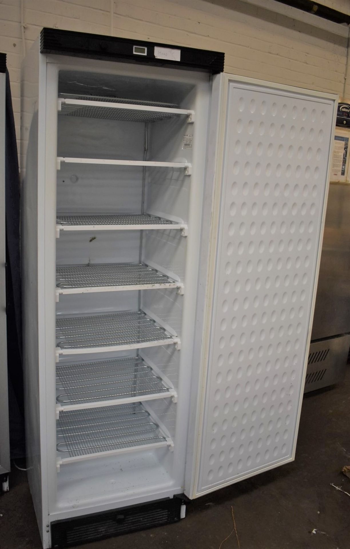 1 x Tefcold UF1380 Upright Commercial Freezer - RRP £800 - CL011 - Ref GCA516 WH5 - Location: