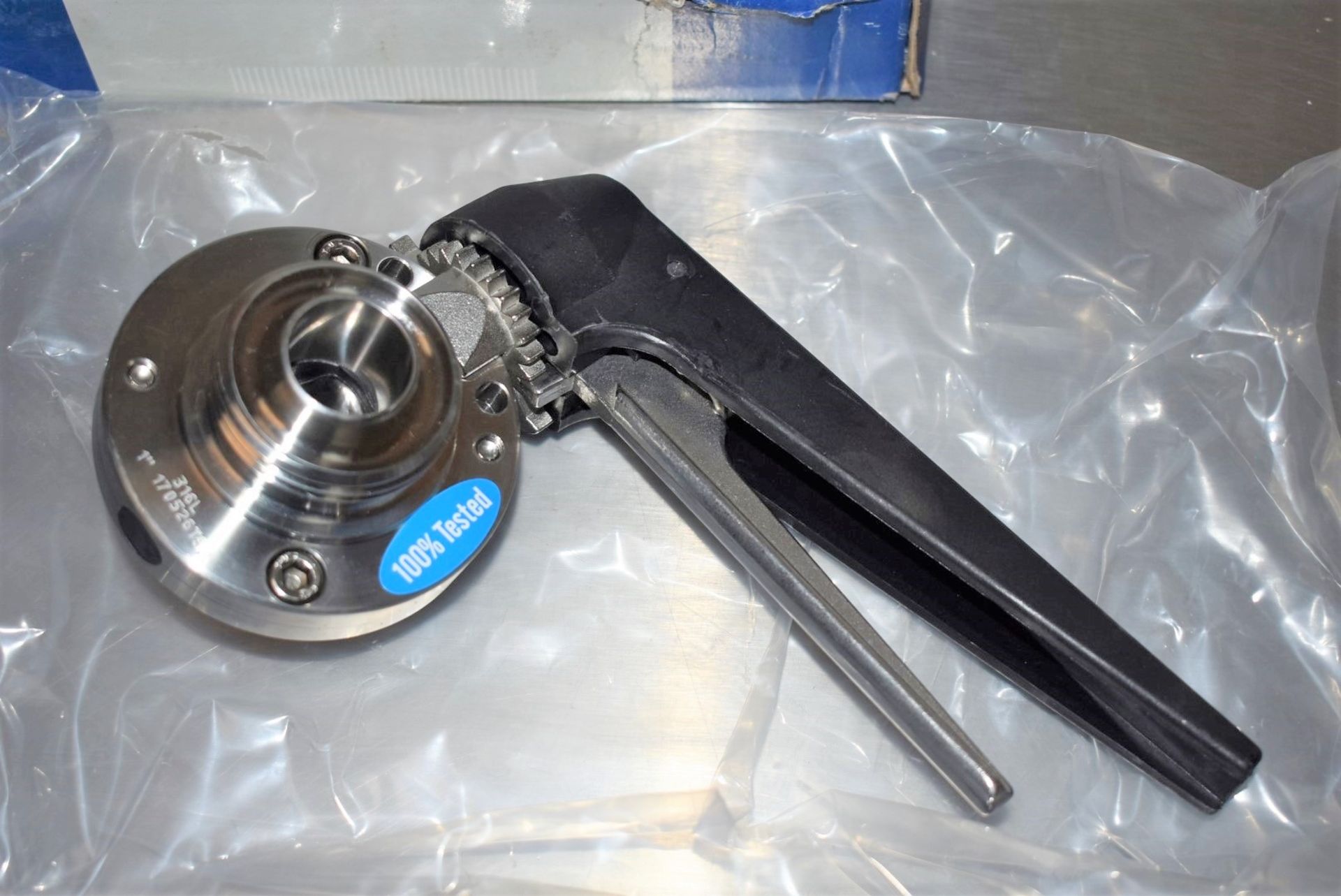 1 x Butterfly Valve - New in Original Box - Model: RJT - Material: 316L - Type: Male/Male - Size: