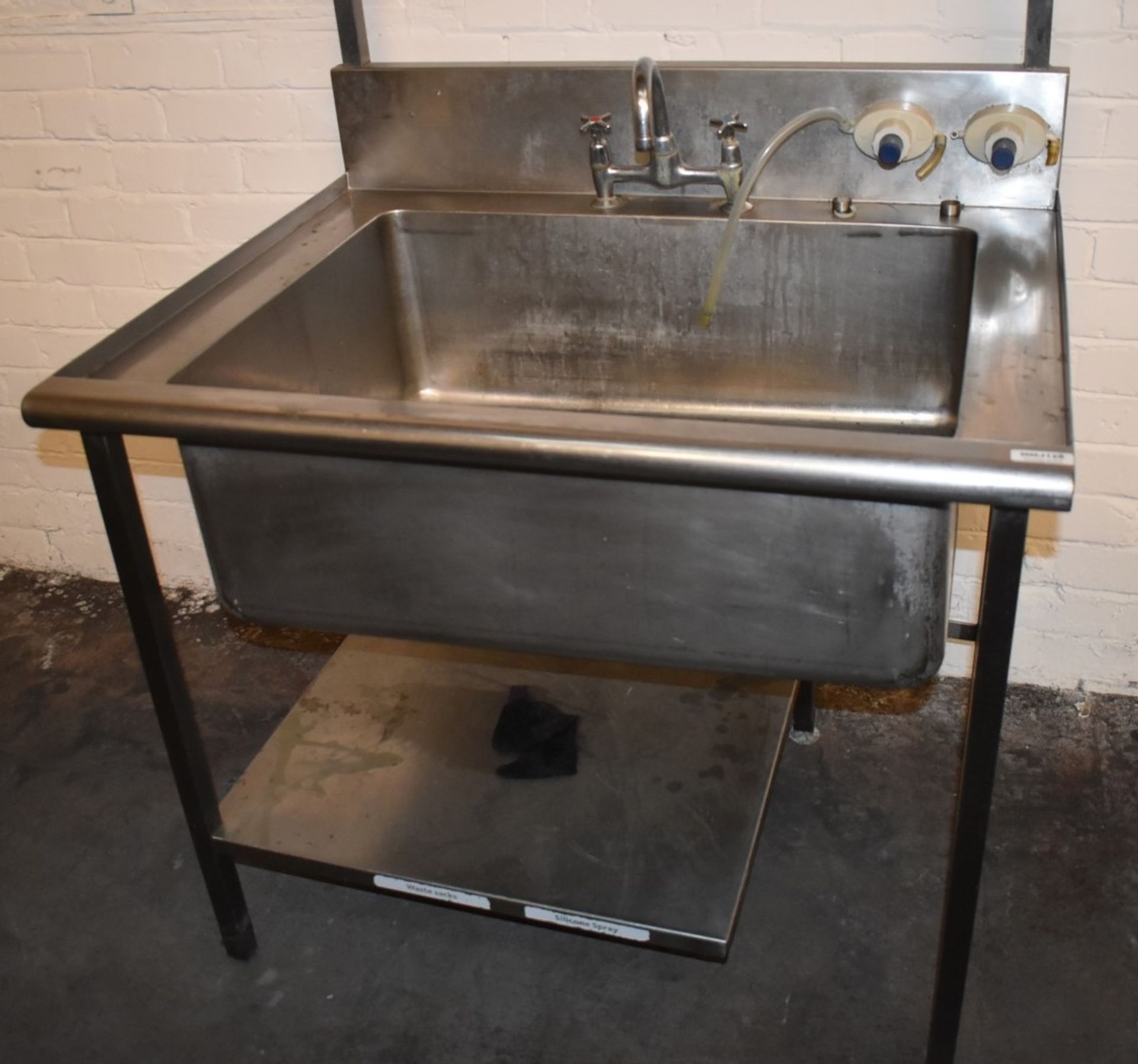 1 x Stainless Steel Sink Unit Featuring a Large 80x60cm Wash Bowl, Mixer Taps, Soap Dispensers, - Image 7 of 11