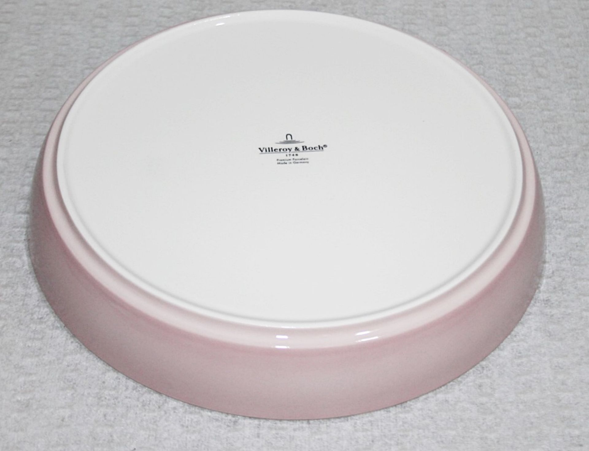 1 x VILLEROY & BOCH Porcelain Universial Flat Bowl With A Pink Band- Dimensions: ø23.5 x H3.7cm - - Image 3 of 5
