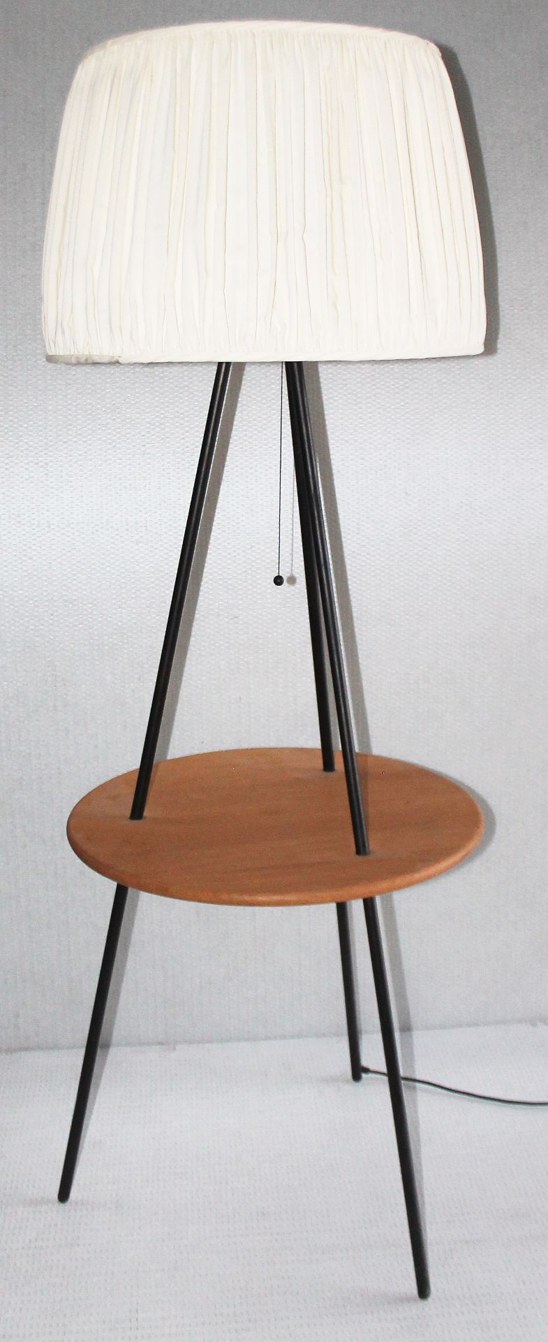 1 x TERENCE CONRAN / BENCHMARK 'Leading Light' Solid Oak Designer Lamp With Ruched Shade - Image 6 of 6