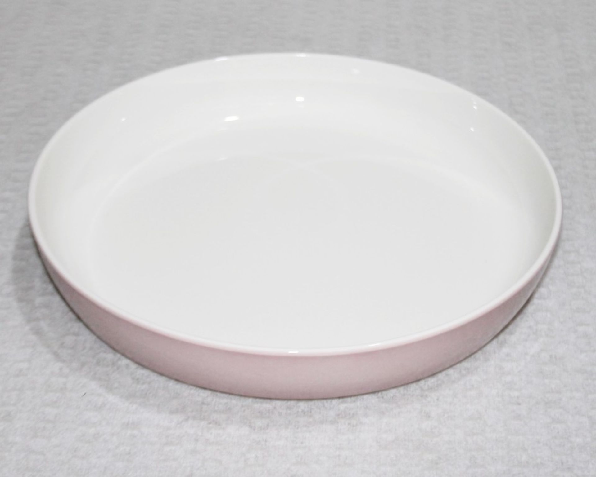 1 x VILLEROY & BOCH Porcelain Universial Flat Bowl With A Pink Band- Dimensions: ø23.5 x H3.7cm - - Image 5 of 5