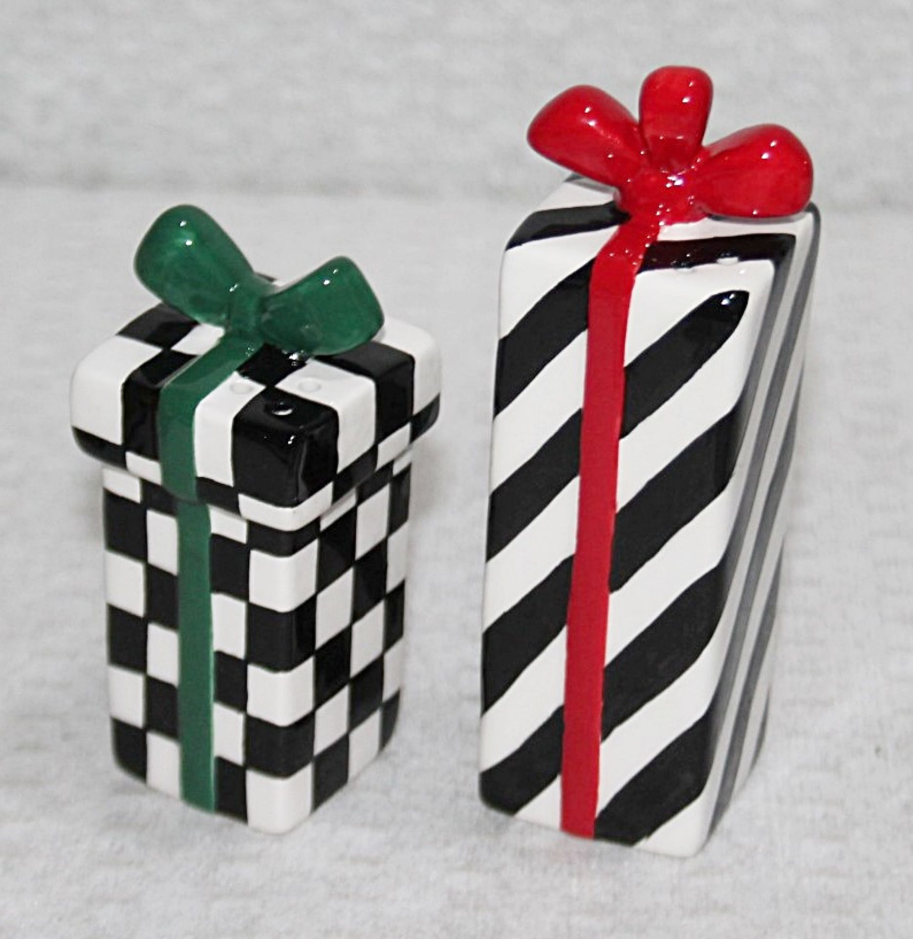 1 x MacKenzie-Childs Hand-painted Salt and Pepper Shaker Set - Dimensions: H18 x W11 x D10cm - - Image 2 of 7