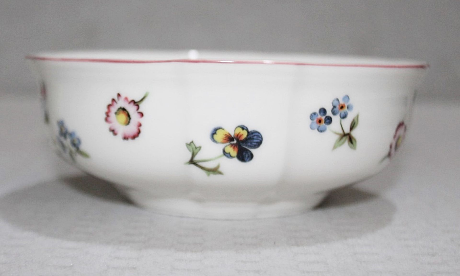 1 x VILLEROY & BOCH 'Petite Fleur' Premium Porcelain Bowl (ø15cm) - Unused Unboxed Stock - Ref: - Image 3 of 5