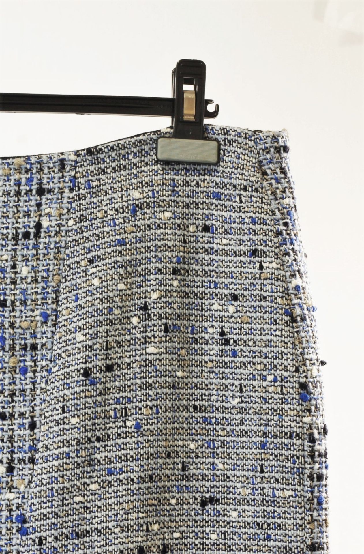 1 x Anne Belin Blue Tweed Skirt - Size: 20 - From A High End Clothing Boutique - Image 6 of 7