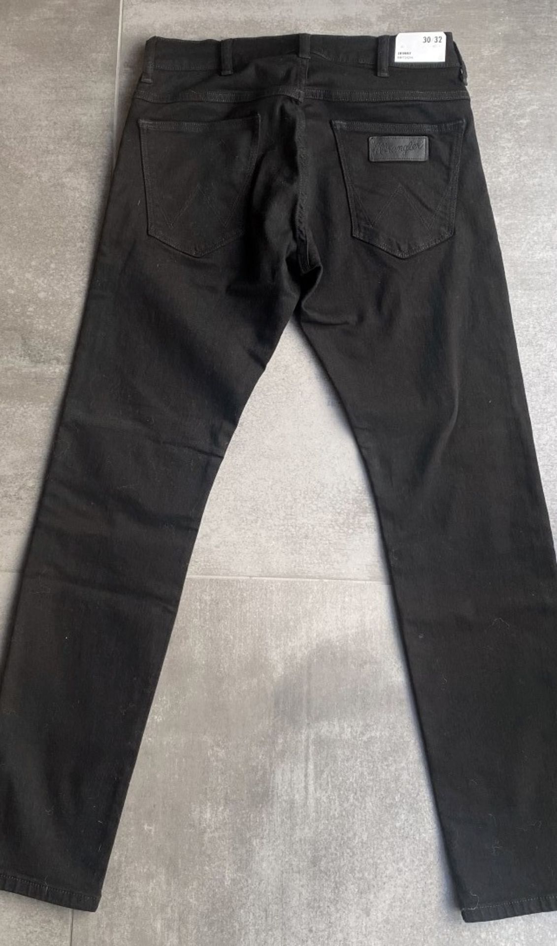 1 x Pair Of Men's Genuine Wrangler Jeans In Black - Size: 30/32 - Preowned, Like New With Tags - - Image 2 of 10