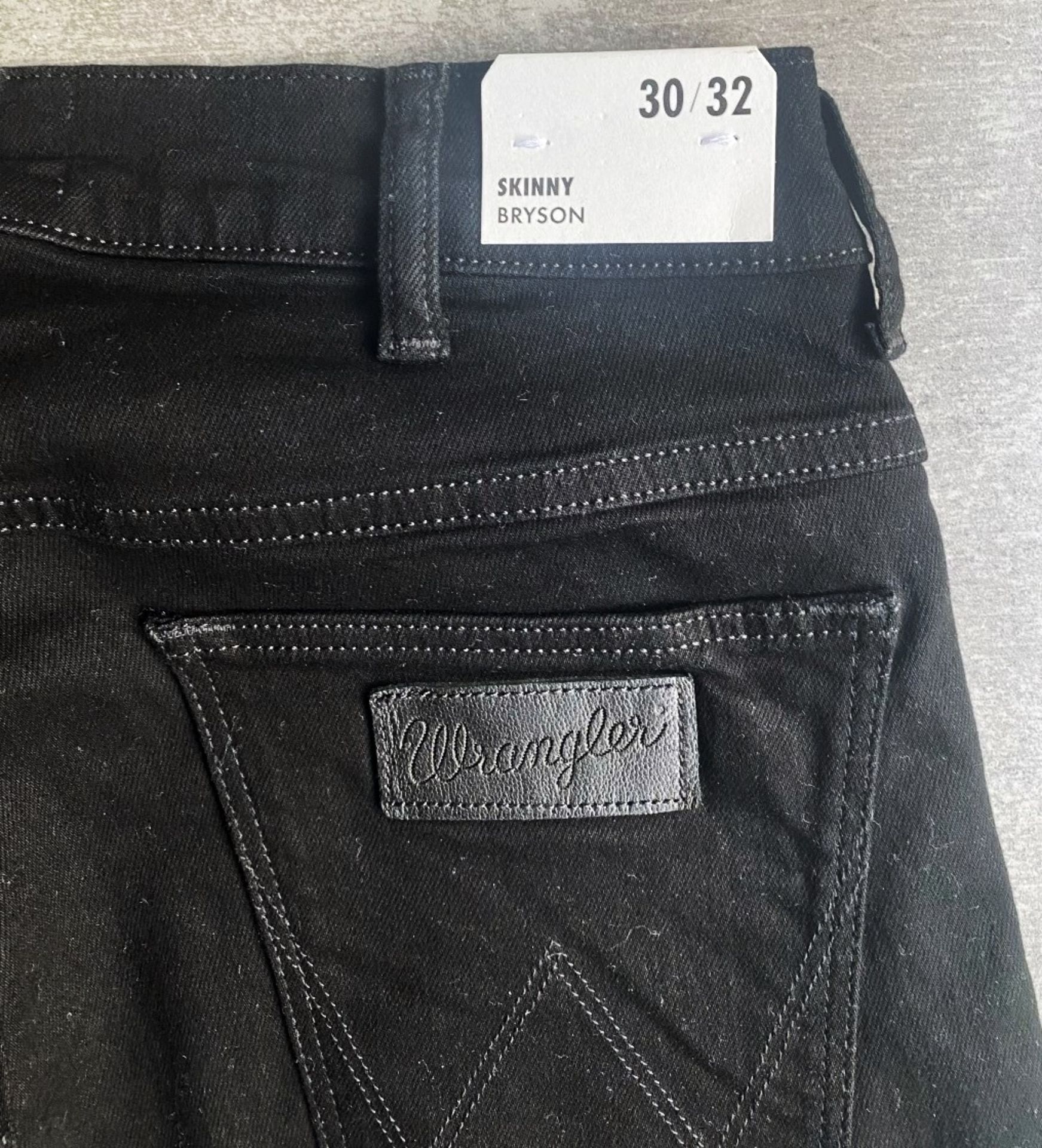 1 x Pair Of Men's Genuine Wrangler Jeans In Black - Size: 30/32 - Preowned, Like New With Tags - - Image 3 of 10