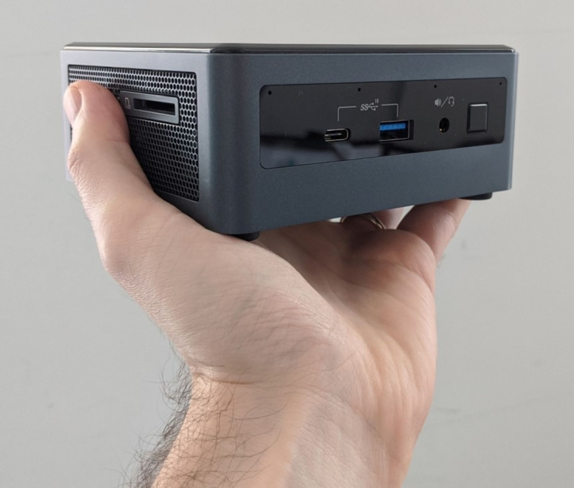 1 x Intel NUC Mini PC Featuring an Intel i7-8559u Quad Core 4.5Ghz 8th Gen Processor, 8GB DDR4 Ram