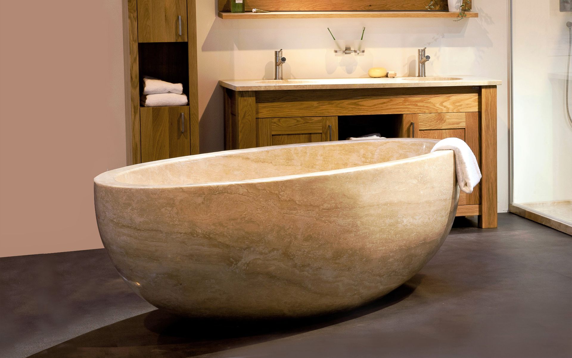 1 x Stonearth Luxury Grand Travertine Bath - Made From a Solid Piece of Stone - RRP £19,000 - New! - Image 3 of 25