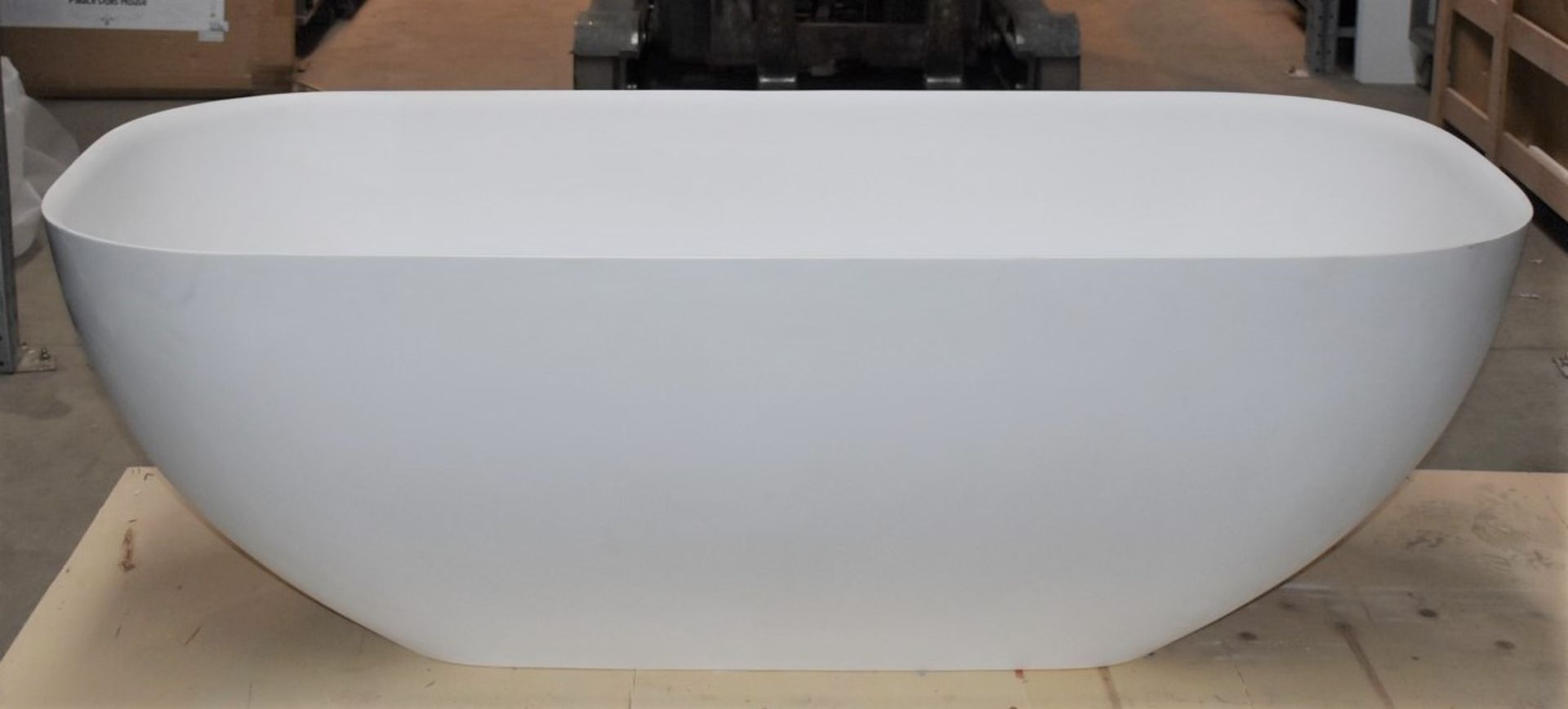1 x Freestanding Contemporary Double Ended Acrylic Bath Finished in White - Dimensions: - Image 6 of 14