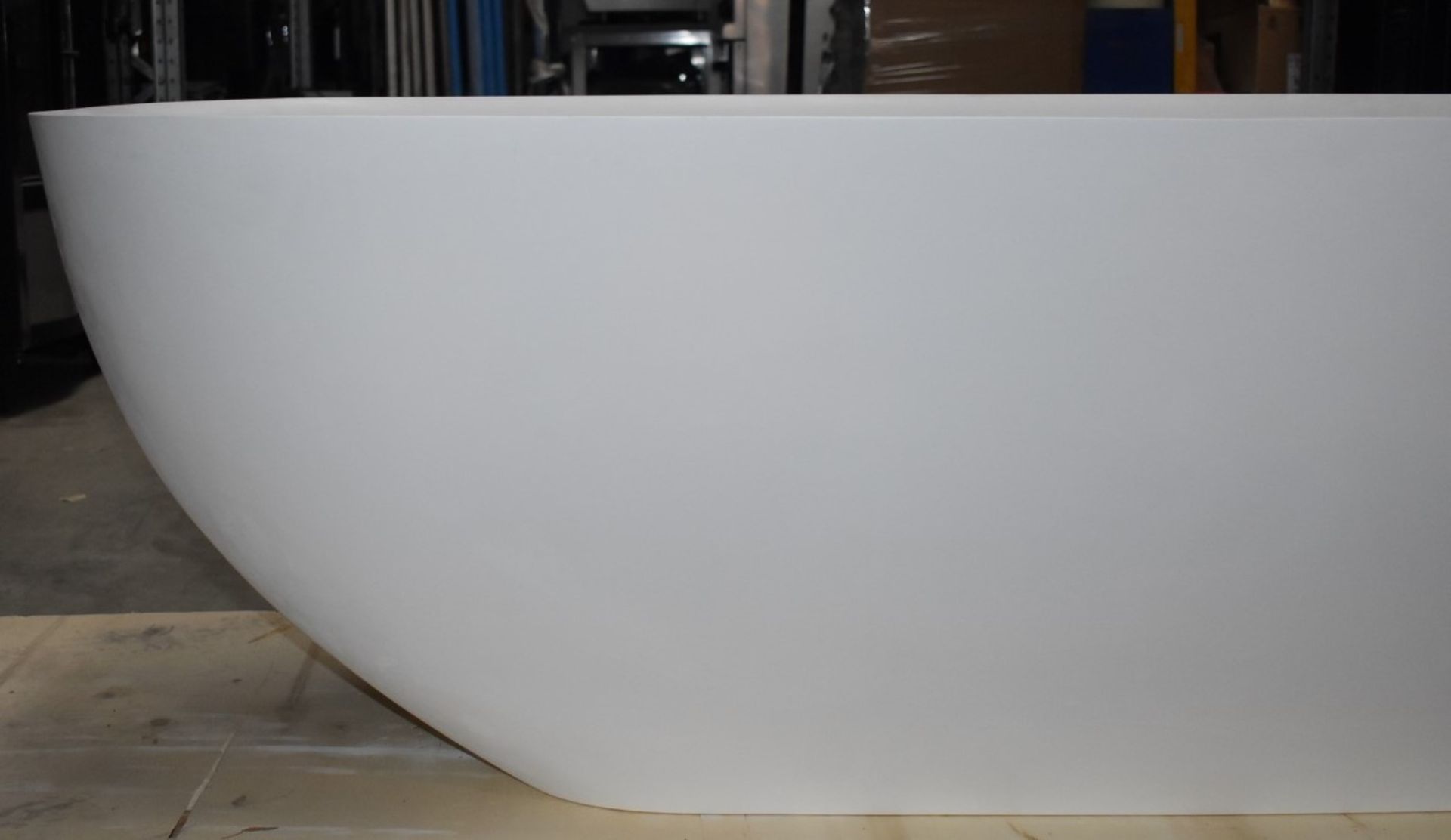 1 x Freestanding Contemporary Double Ended Acrylic Bath Finished in White - Dimensions: - Image 3 of 14