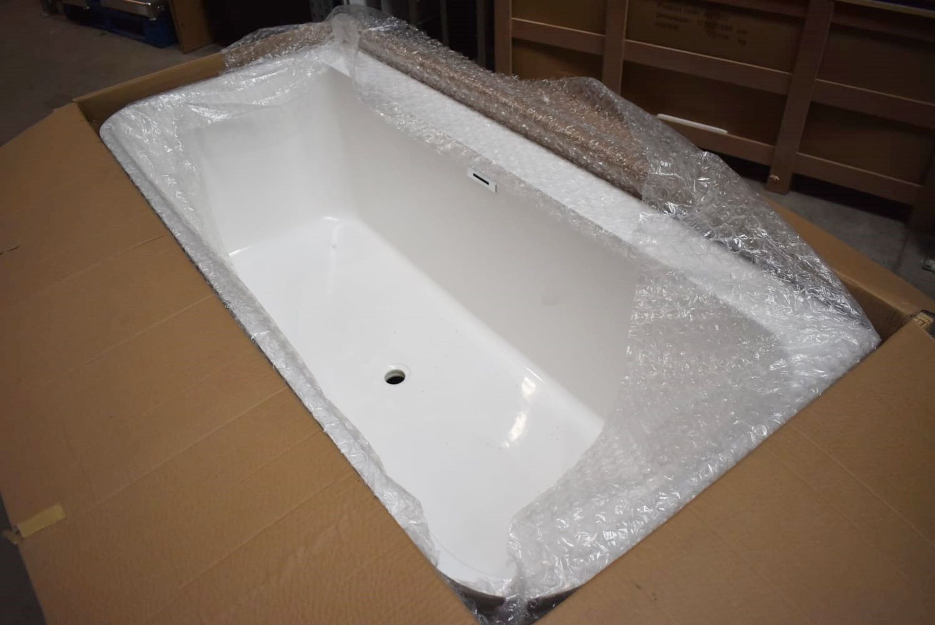 1 x MarbleTech Luxury Harmony Bath - Size: 1700 x 750 x 580 (mm) - Original RRP £2,100 - New and - Image 8 of 13