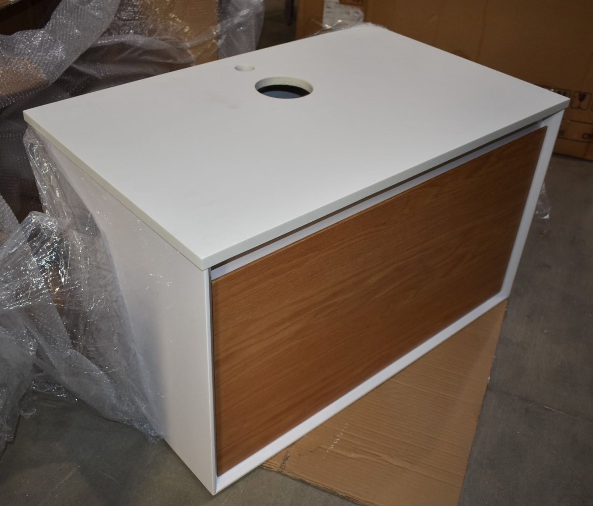 1 x Minko Contemporary Wall Mounted Vanity Unit With Wash Basin - White Gloss and Oak Finish With - Image 3 of 6