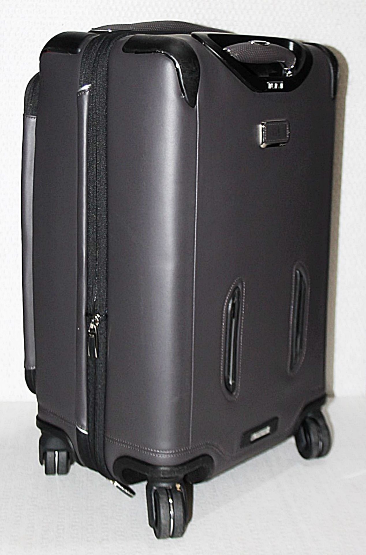 1 x TUMI Luxury Leather Travel Carry-On Case With Telescoping Handle In A Taupe / Gunmetal Grey - Image 4 of 24