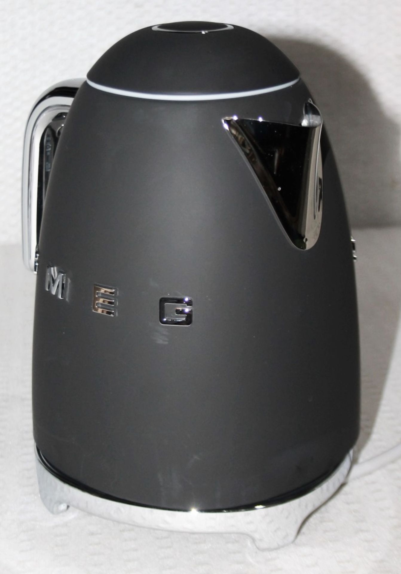 1 x SMEG 'Retro' Kettle In Matte Black & Chrome - Original RRP £179.00 - Boxed Stock - Image 4 of 13