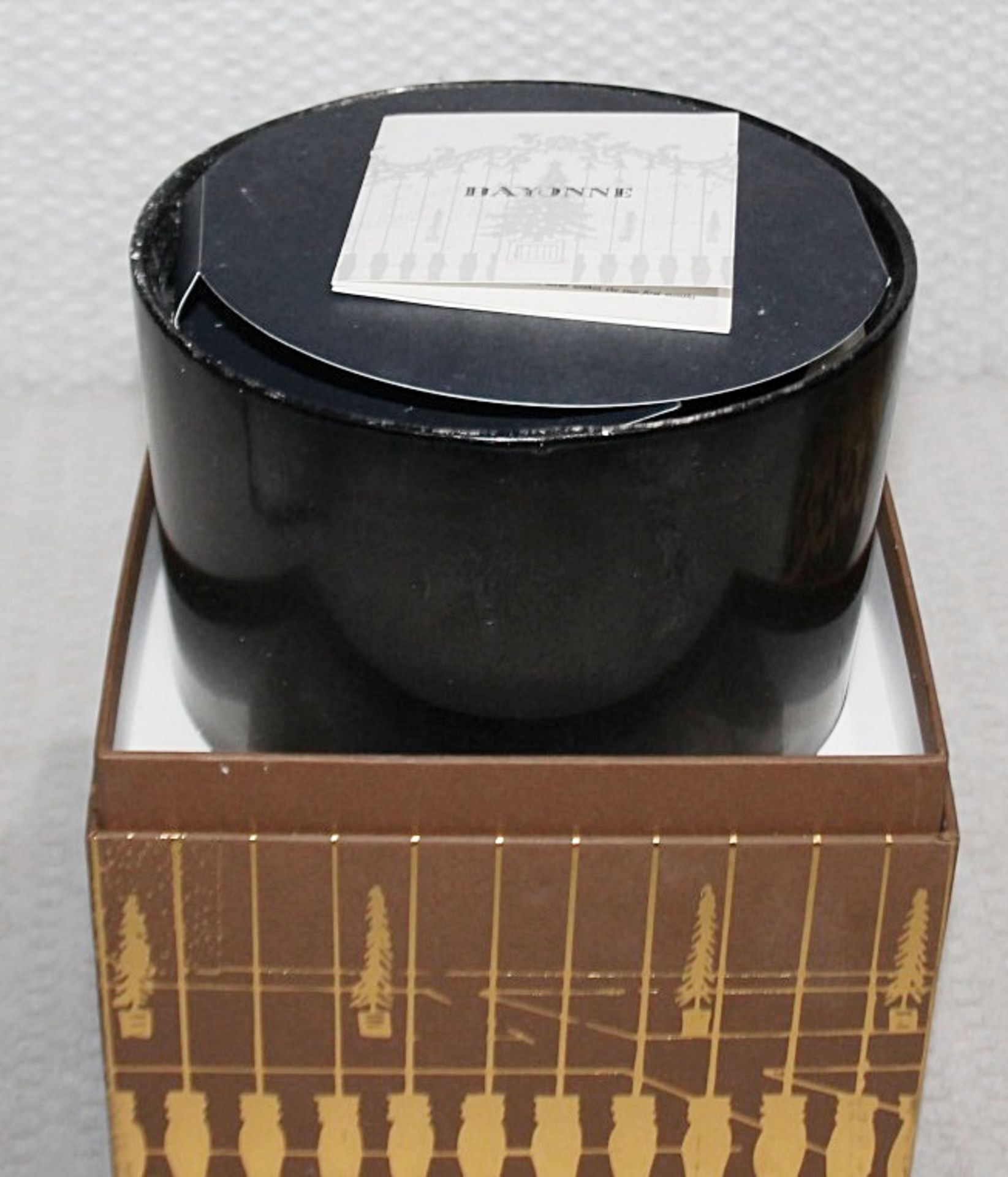 1 x CIRE TRUDON Luxury 3kg Scented Candle In A Black/Silver Jar - Original Price £550.00 - Boxed - Image 3 of 6