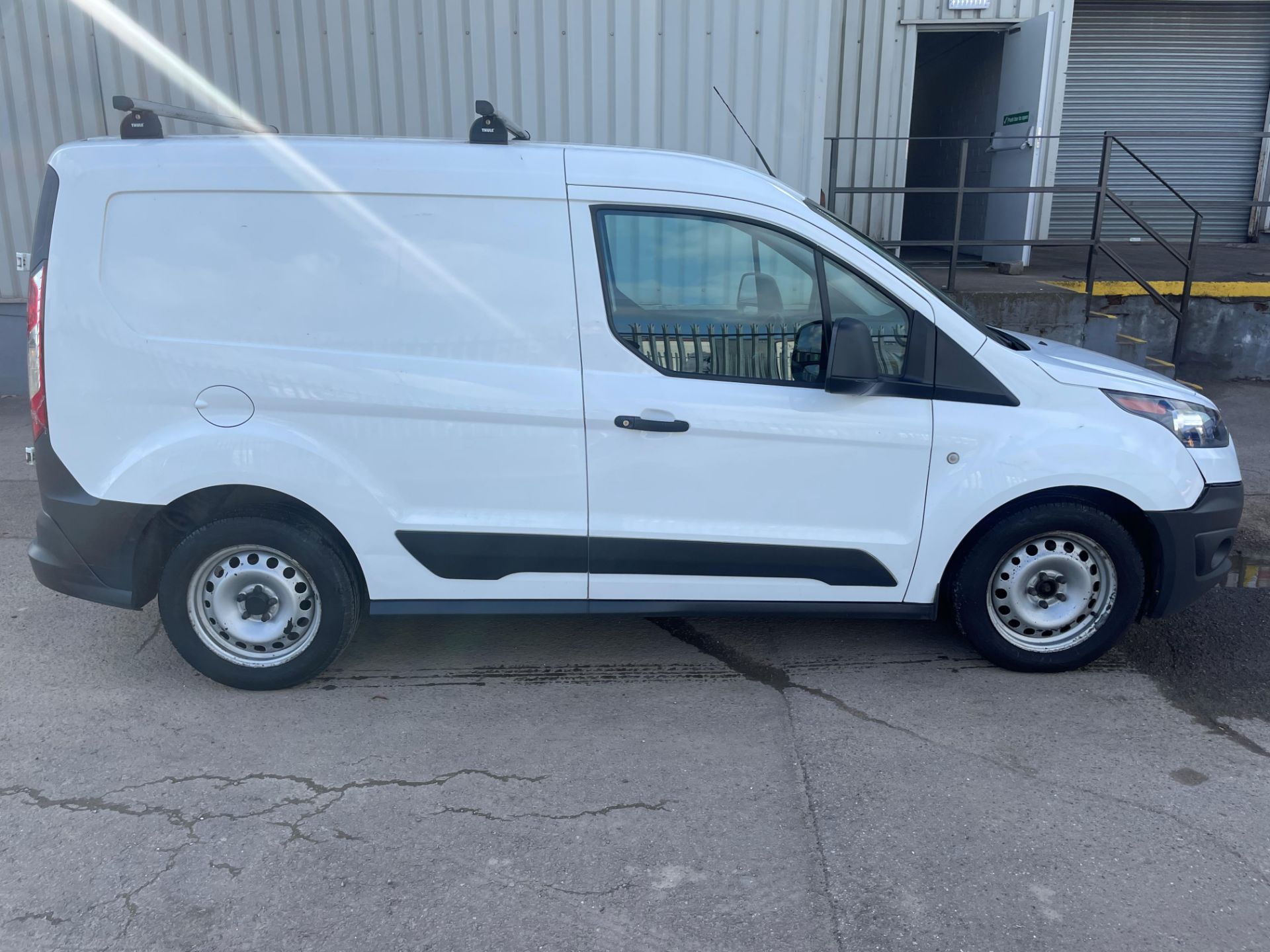 2017 Ford Transit Connect 200 L1 DIESEL 1.5 TDCi 75ps Van - Image 4 of 14