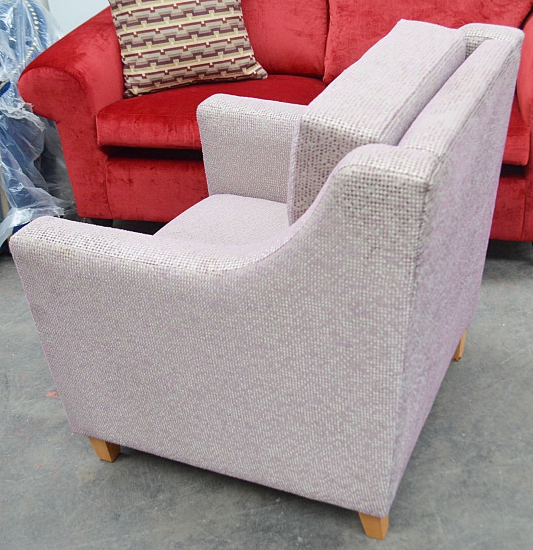 1 x Large Commercial Armchair Upholstered In A Grey & Purple Premium Fabric - Image 5 of 7