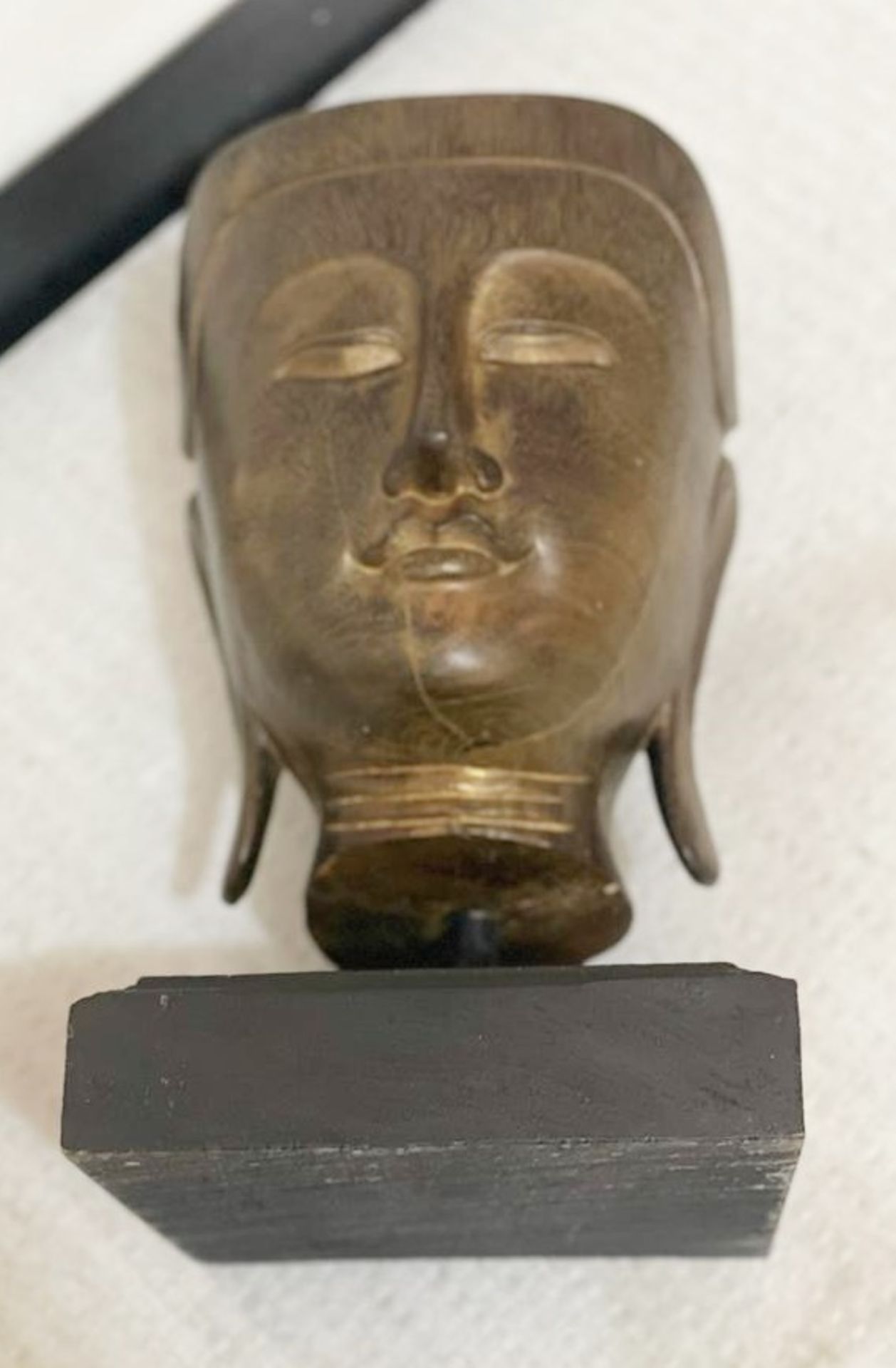 1 x Wooden Buddha Style Head On Wooden Plinth - Ref: AUR107 - CL652 - Location: Altrincham WA14 - Image 3 of 5