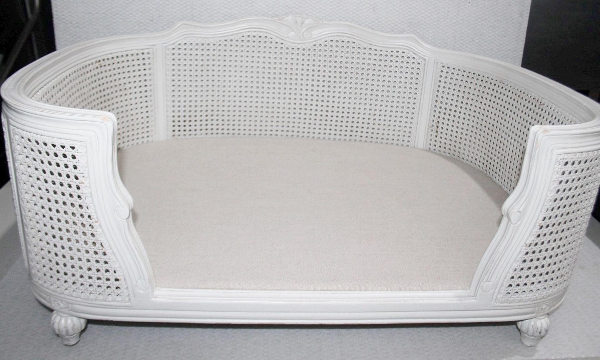 1 x FLAMANT / LORD LOU 'Arthur' Large Luxury Dog Bed - Original Price £530.00 *Ex-Display* - Image 4 of 10