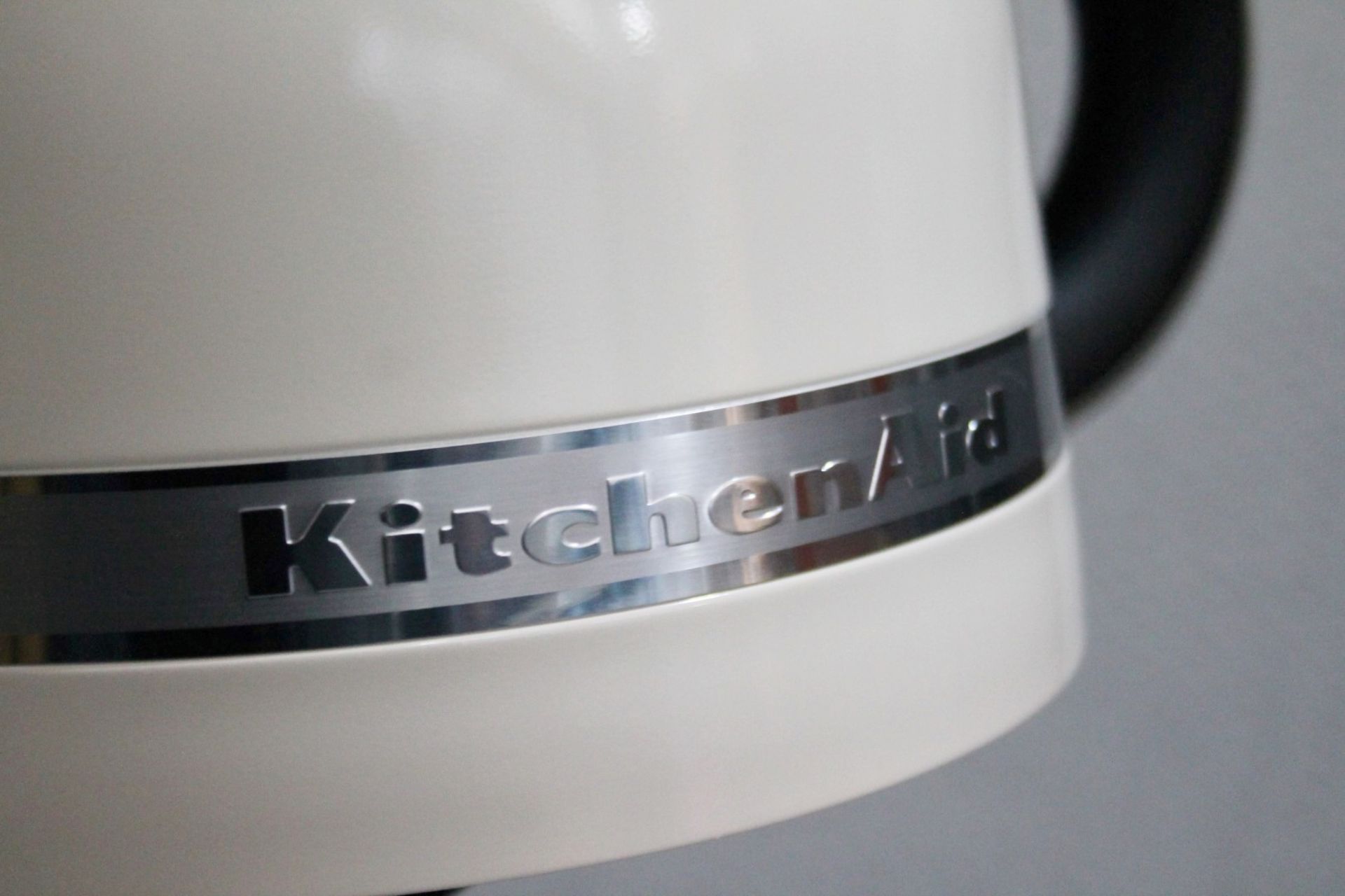 1 x KITCHENAID 'Artisan' Dual Wall Kettle (1.5L) - Original Price £179.00 - Unused Boxed Stock - - Image 7 of 14