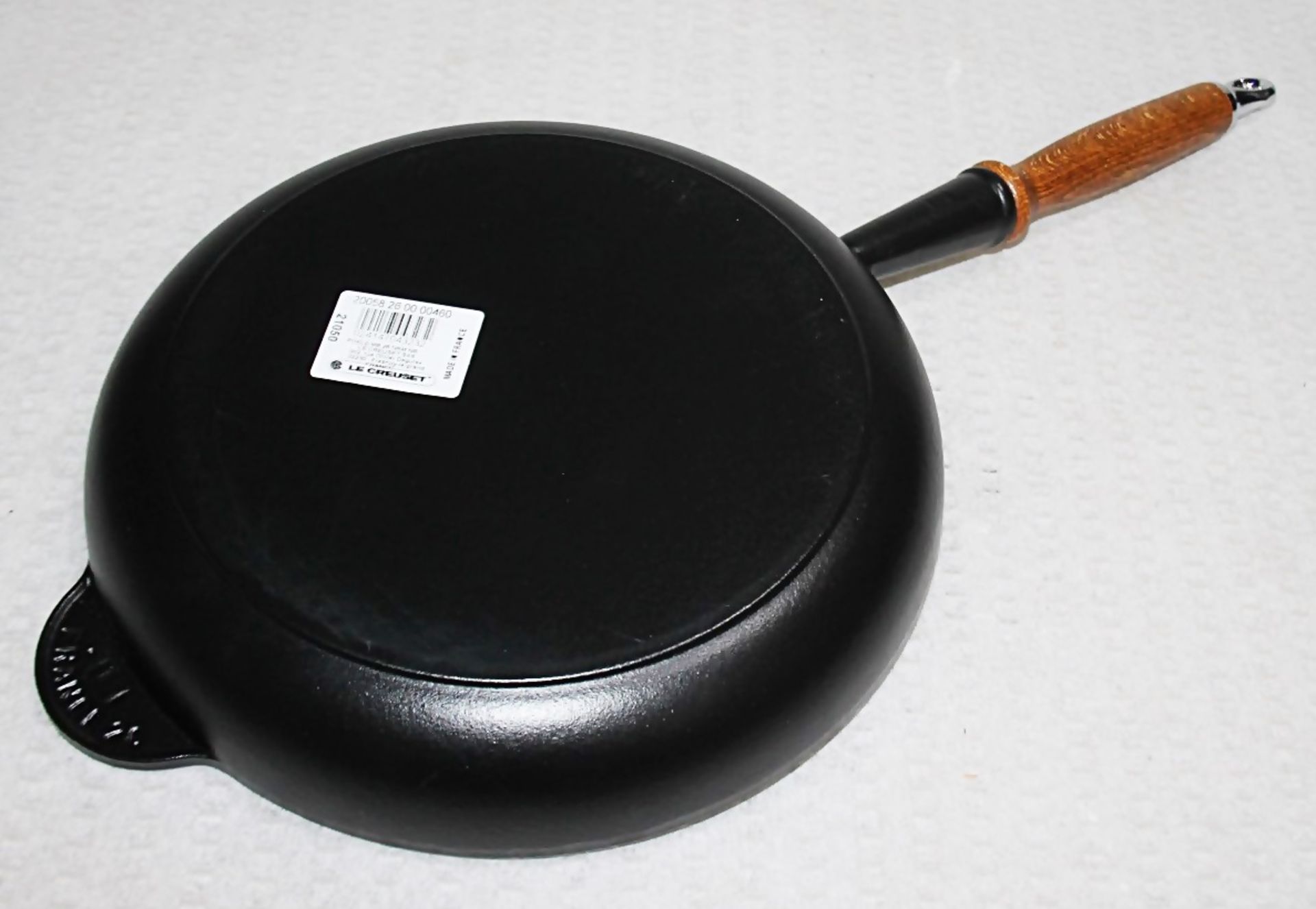 1 x LE CREUSET Satin Black Wooden Handle Frying Pan (26cm) - Original Price £170.00 - Boxed Stock - Image 6 of 9