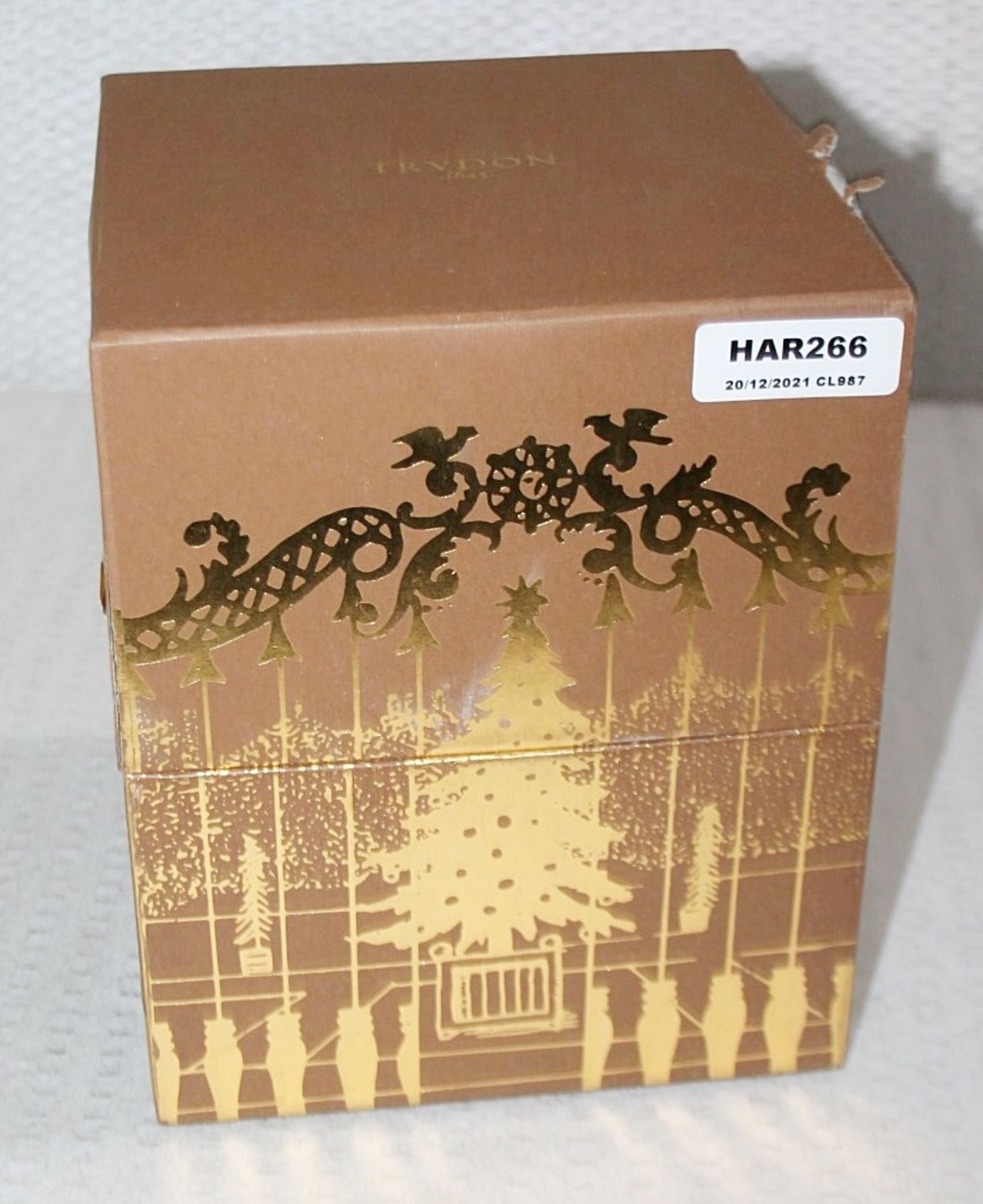 1 x CIRE TRUDON Christmas Gloria Candle (3kg) - Original Price £550.00 - Unused Boxed Stock - Ref: - Image 2 of 6