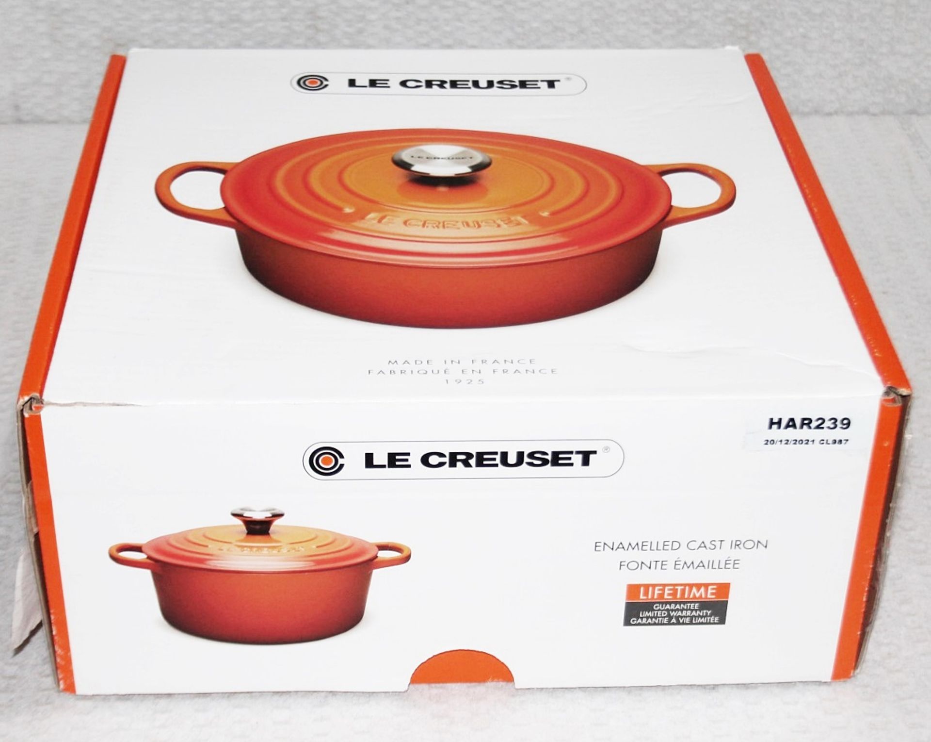 1 x LE CREUSET Signature Enamelled Cast Iron Round 28cm Casserole Dish In Meringue - RRP £330.00 - Image 6 of 10