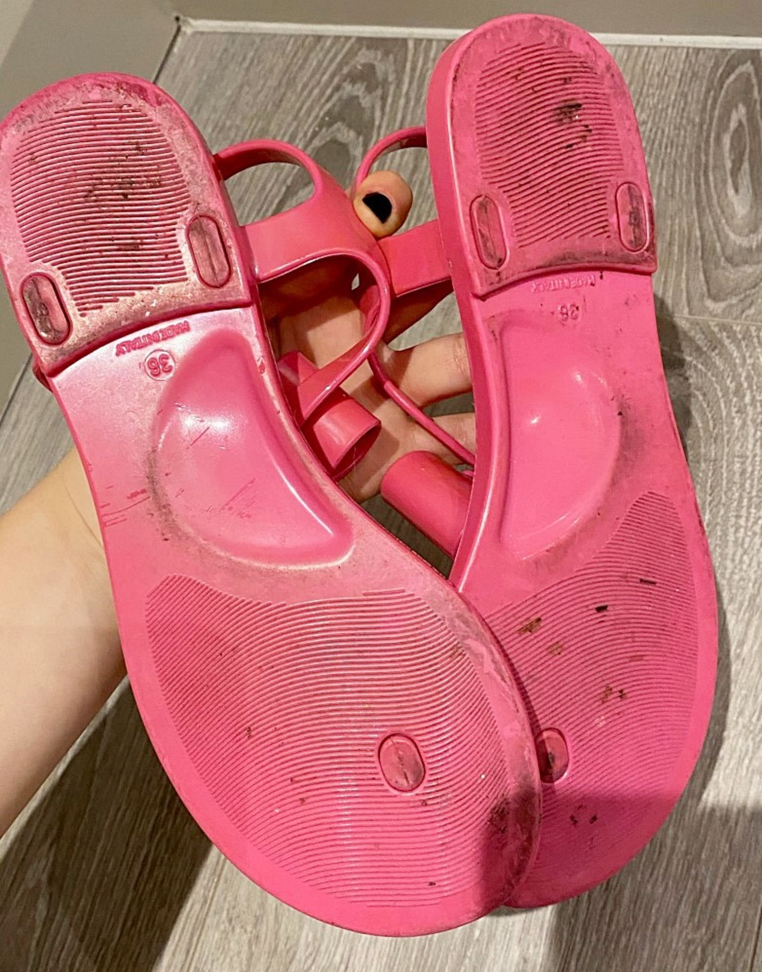 1 x Pair Of Genuine Mulberry Sandals In Pink - Size: 36 - Preowned in Worn Condition - Ref: LOT39 - - Image 2 of 3