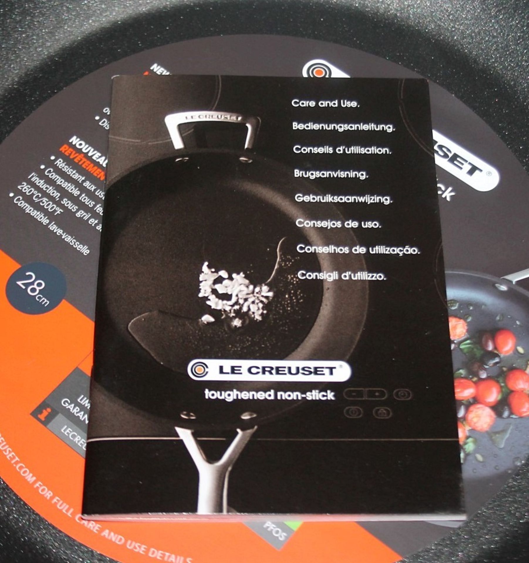 1 x LE CREUSET Shallow Frying Pan (28cm) - Original Price £130.00 - Unused Boxed Stock - Image 9 of 9