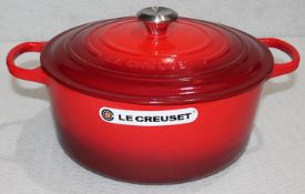 1 x LE CREUSET 'Signature' Enamelled Cast Iron 30cm Round Casserole Dish With Lid - RRP £260.00