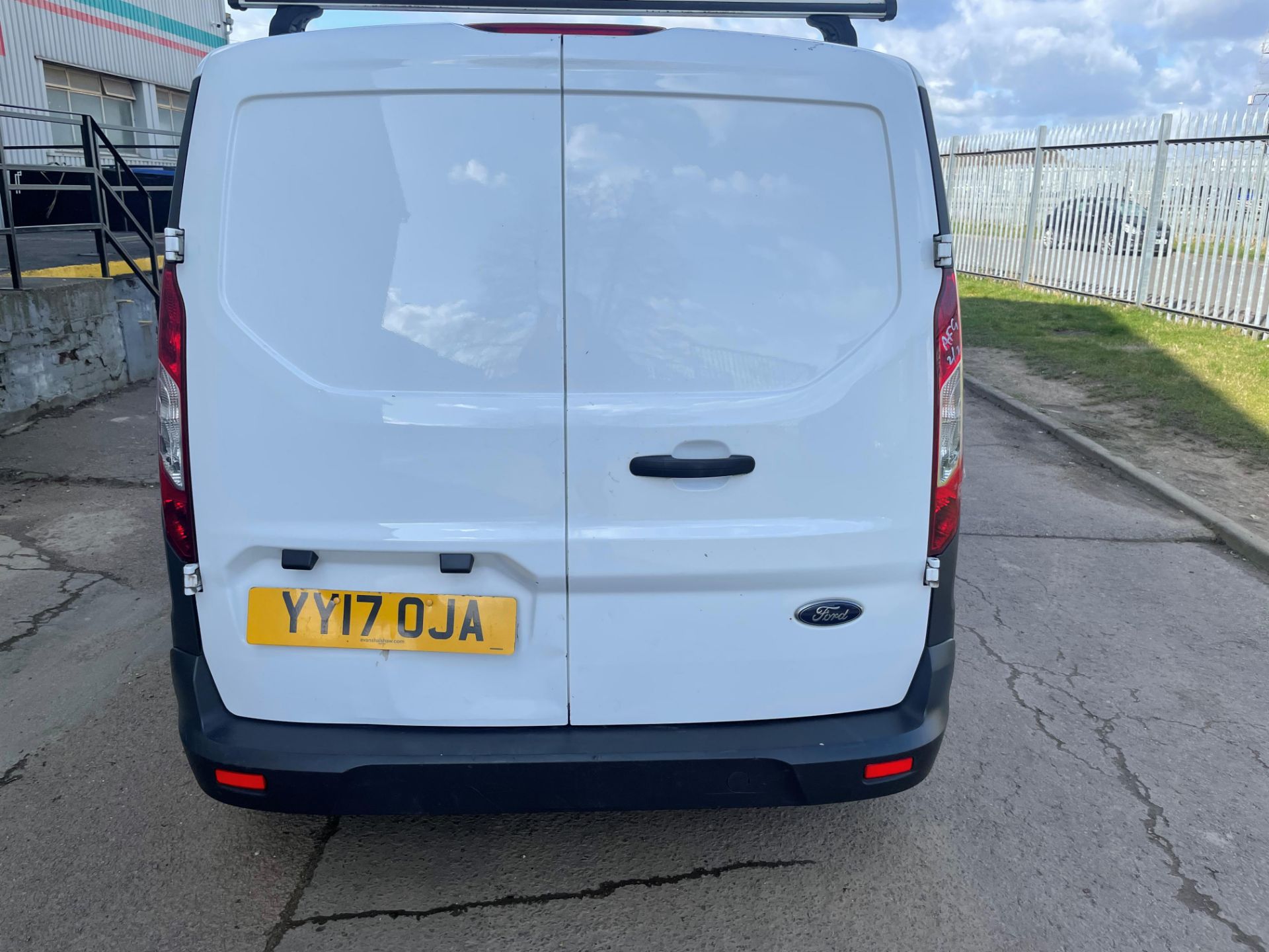 2017 Ford Transit Connect 200 L1 DIESEL 1.5 TDCi 75ps Van - Image 6 of 14