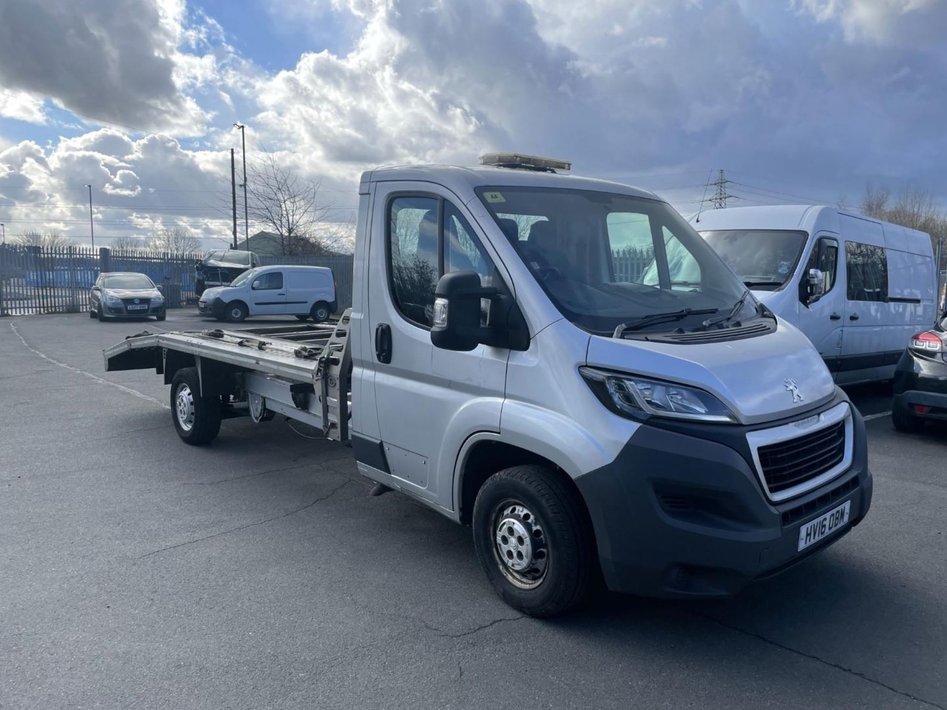 2016 Peugeot Boxer 2.2 3.5T Beavertail - Image 2 of 9