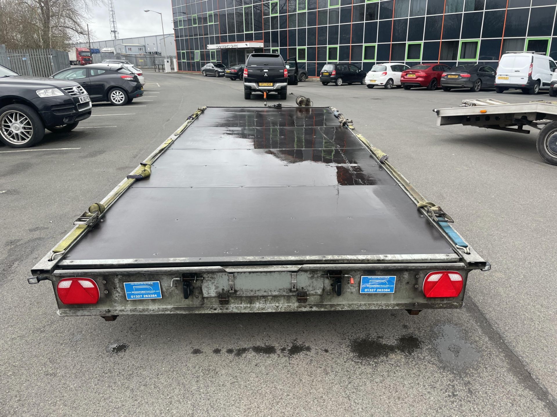 January 2021 Woodford 18 Ft Tri-Axle Hydraulic Tilt Flatbed Trailer c/w Ramps and Manual winch - Image 4 of 10