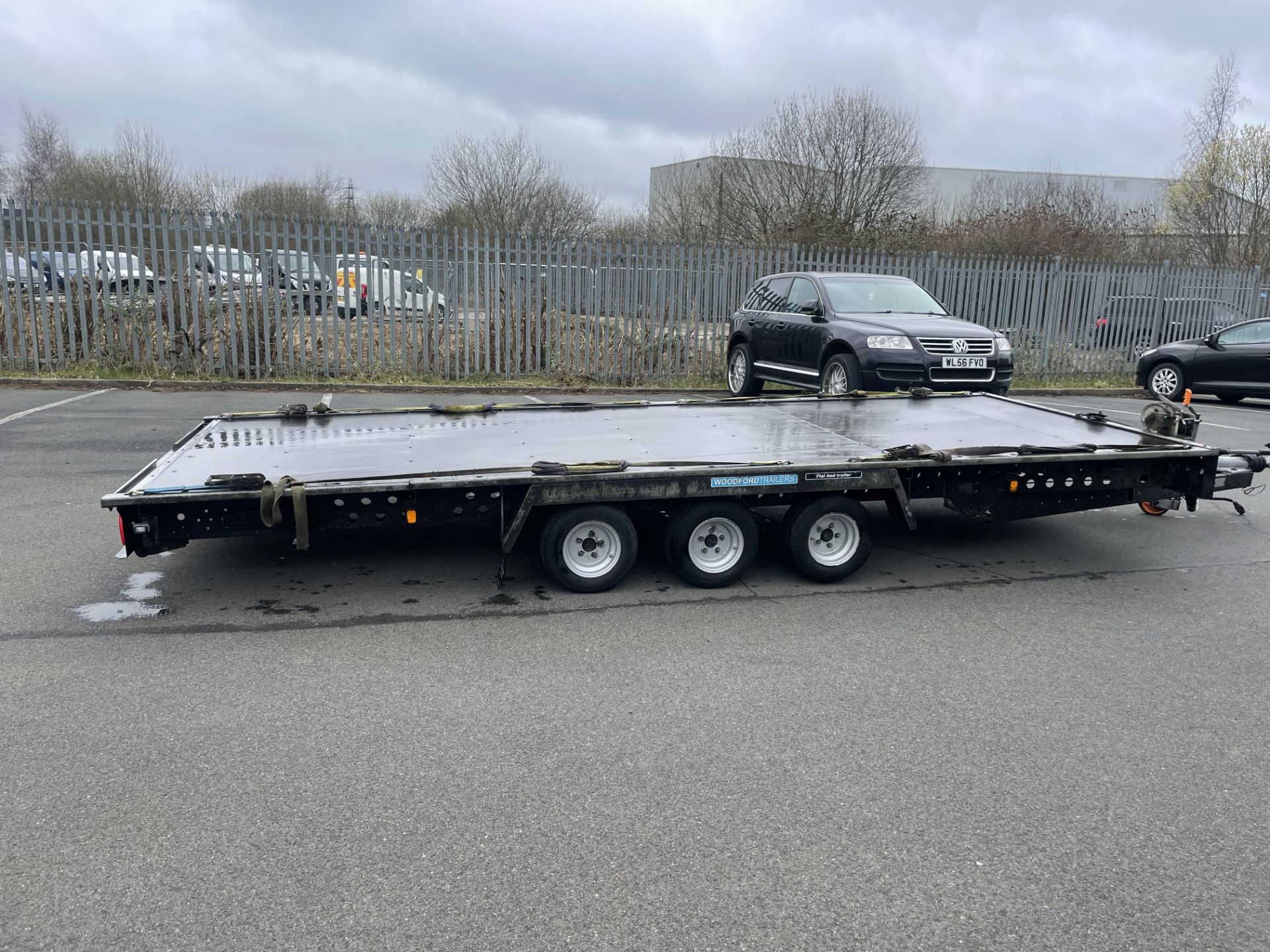 January 2021 Woodford 18 Ft Tri-Axle Hydraulic Tilt Flatbed Trailer c/w Ramps and Manual winch - Image 6 of 10