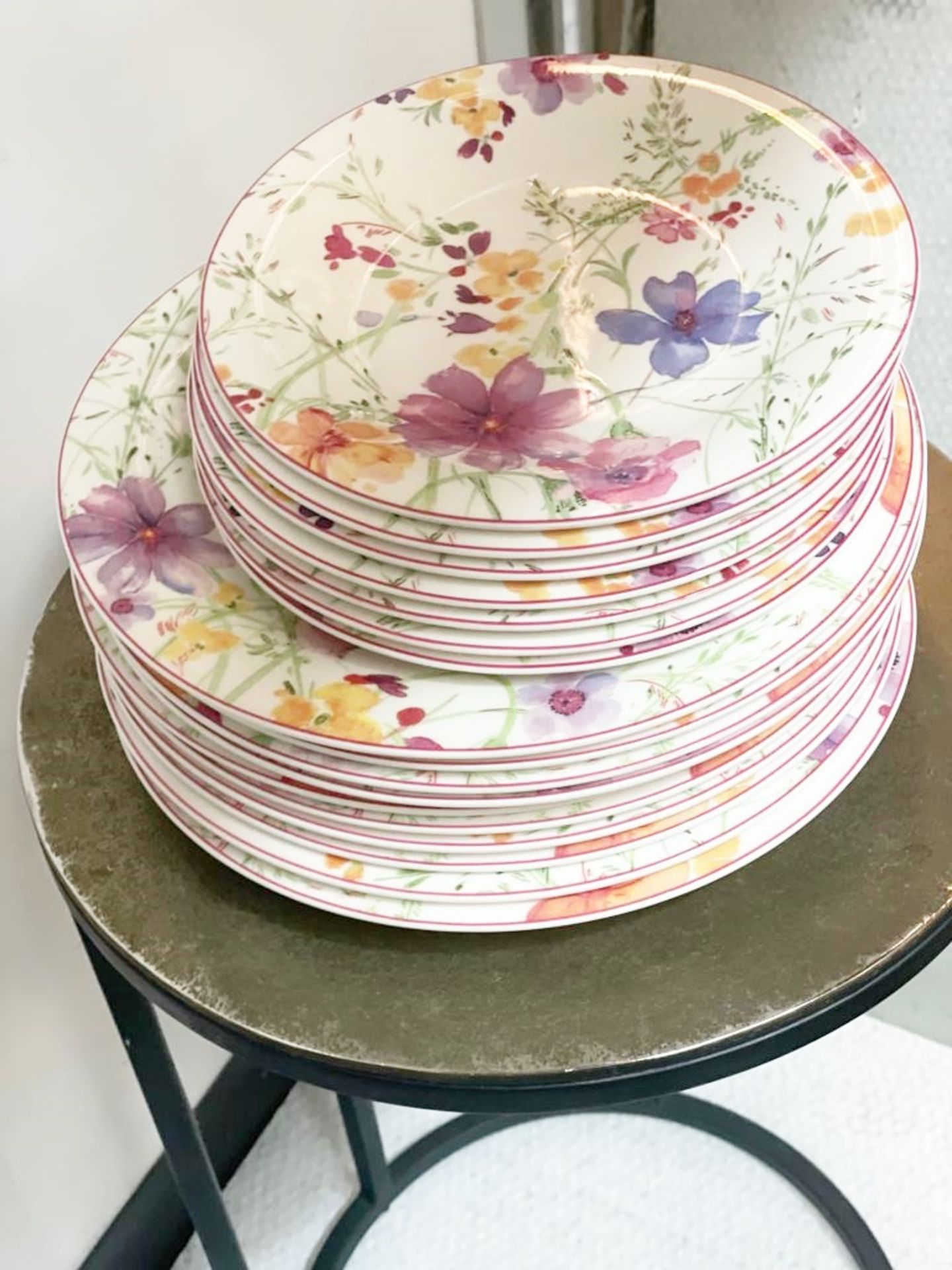 17 x Assorted Of Villeroy And Boch Floral Plates - Ref: AUR157  - NO VAT ON THE HAMMER - CL652 -