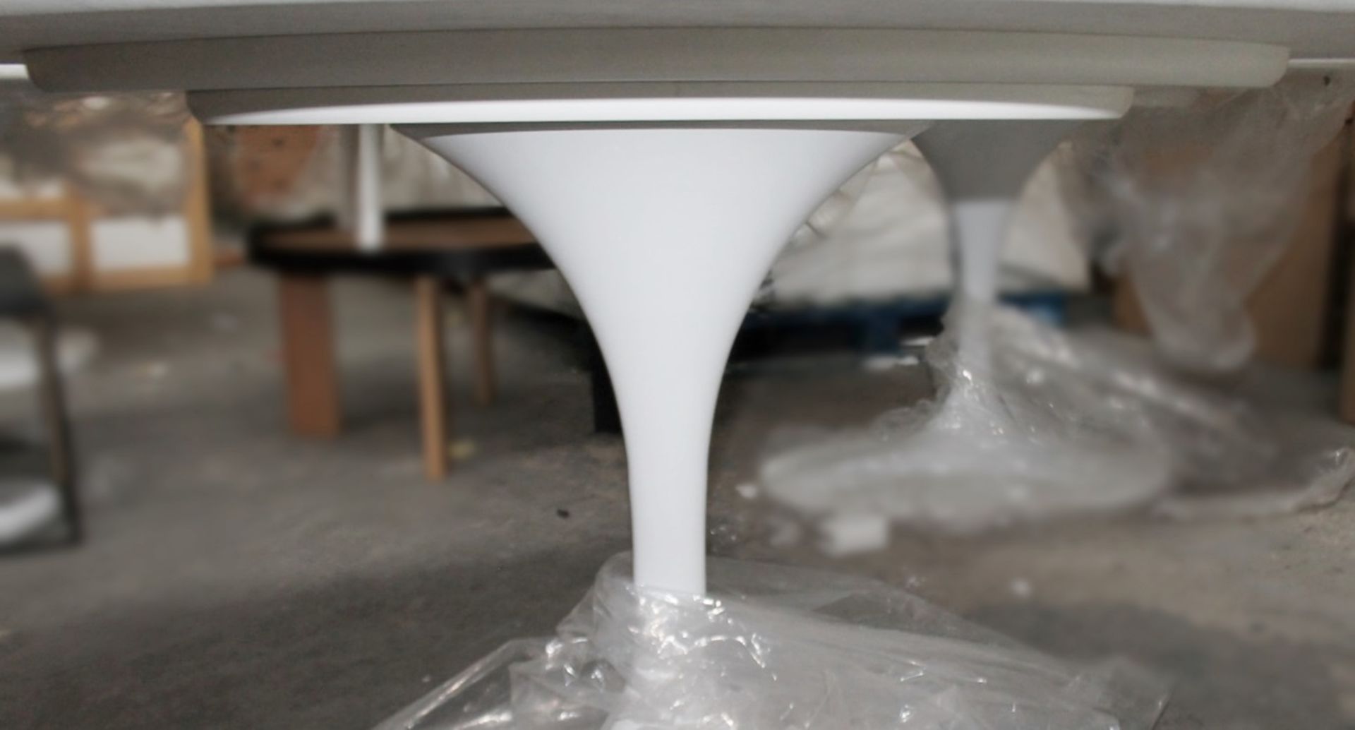 1 x Eero Saarinen Inspired Large Oval Carrara Marble-Topped Dining Table - H74cm x W150 x D120cm - Image 6 of 6