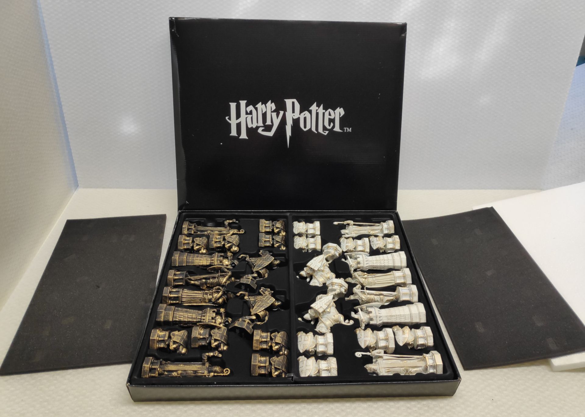 1 x The Noble Collection Harry Potter Final Challenge Limited Edition Chess Set - Image 2 of 20