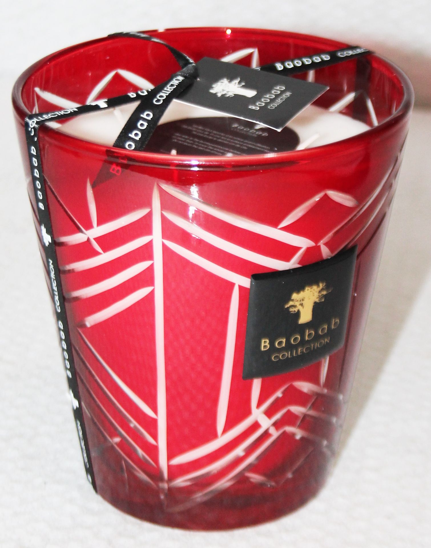 1 x BAOBAB COLLECTION High Society 'Louise' Luxury Candle In A Hand-Engraved Red Glass Jar - - Image 3 of 9